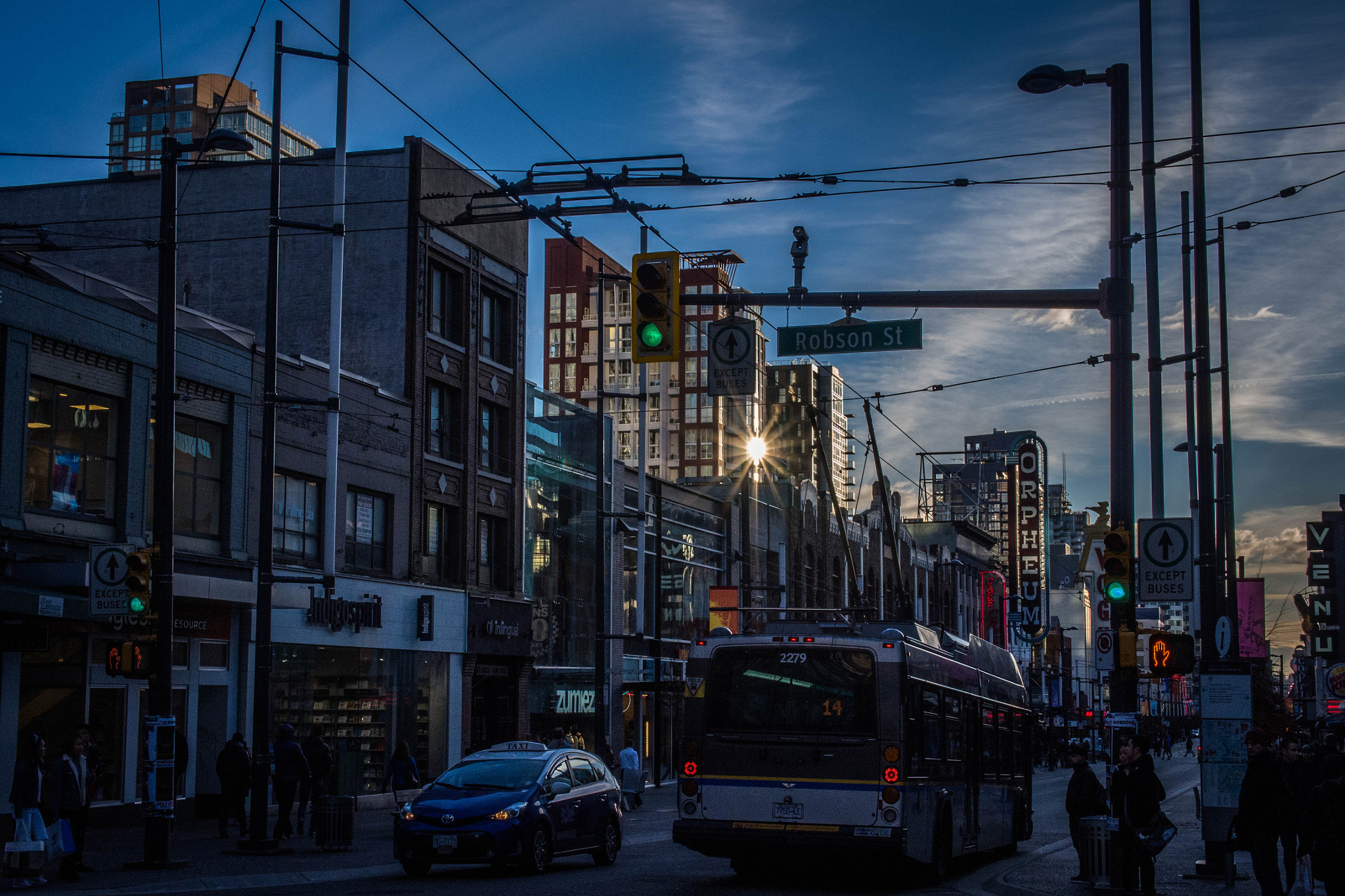 Panasonic Leica DG Summilux 25mm F1.4 II ASPH sample photo. Street photography in vancouver photography