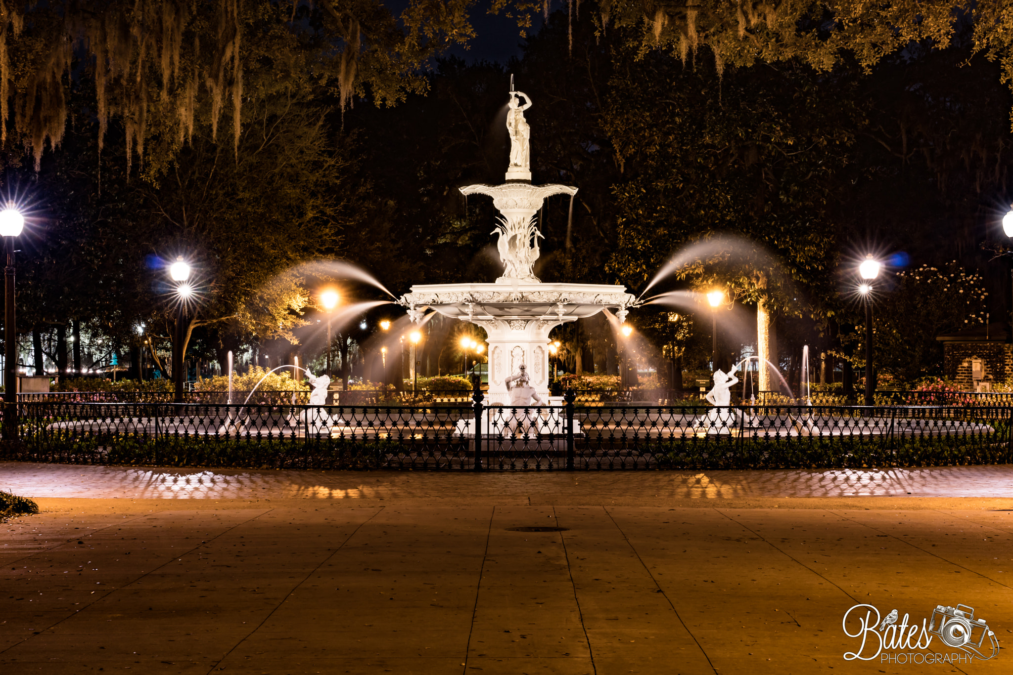 Sony Planar T* FE 50mm F1.4 ZA sample photo. Forsyth park photography