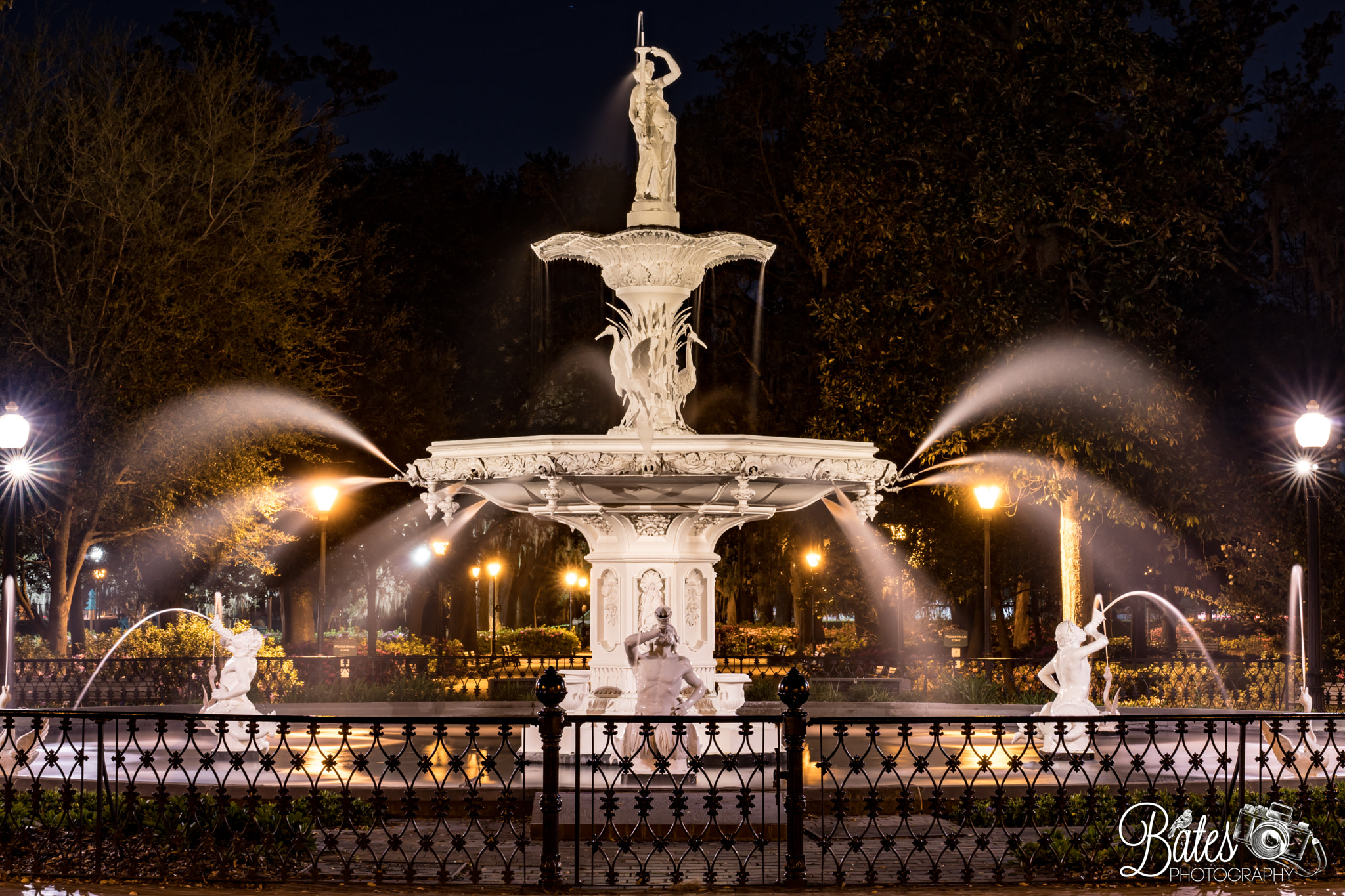 Sony Planar T* FE 50mm F1.4 ZA sample photo. Forsyth park photography