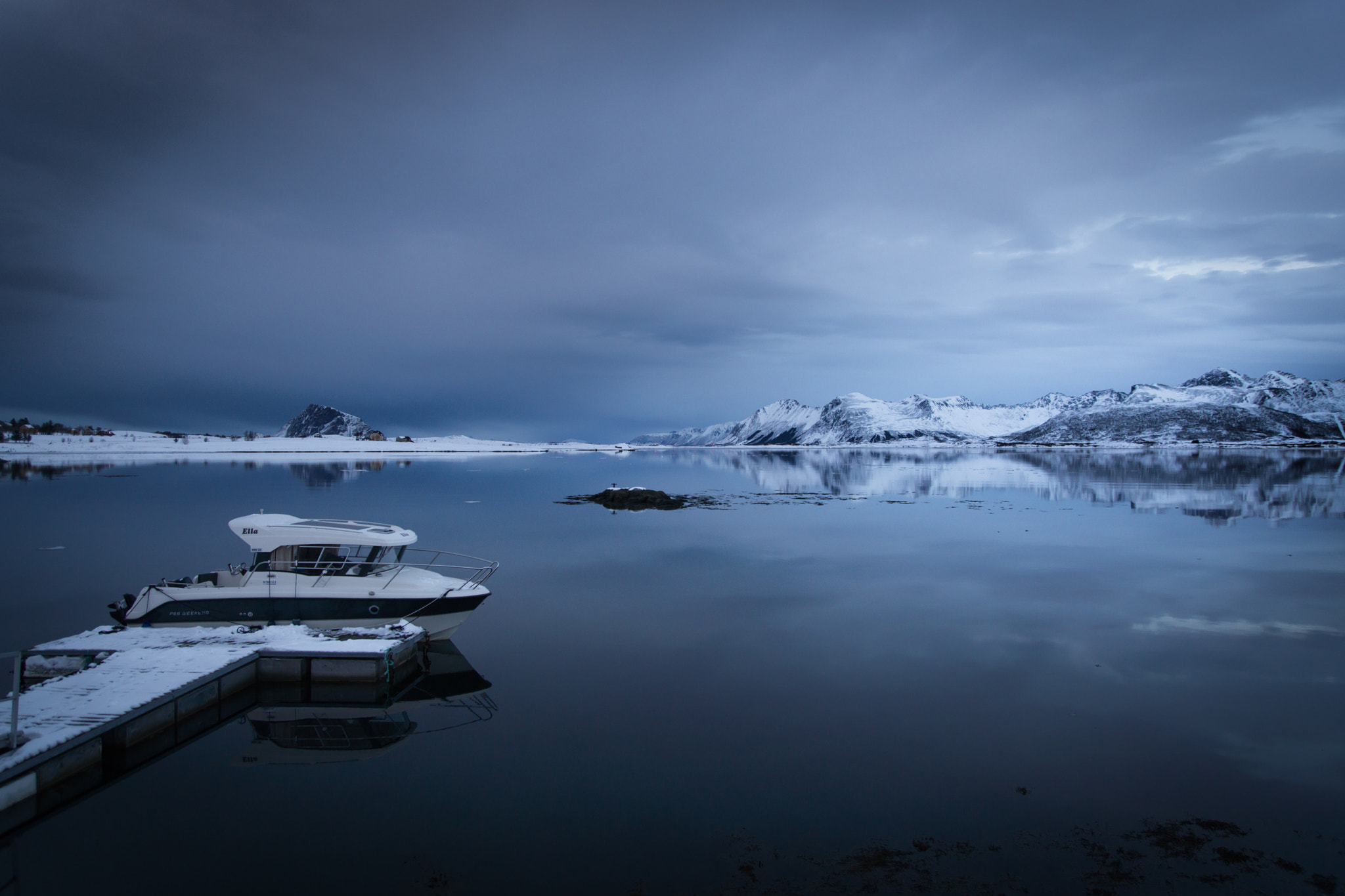 Sony SLT-A65 (SLT-A65V) sample photo. Boat ice and sea photography