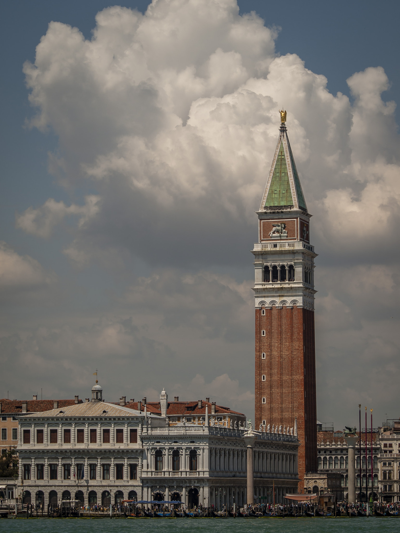 Olympus E-420 (EVOLT E-420) sample photo. Campanile de san marcos, venecia photography