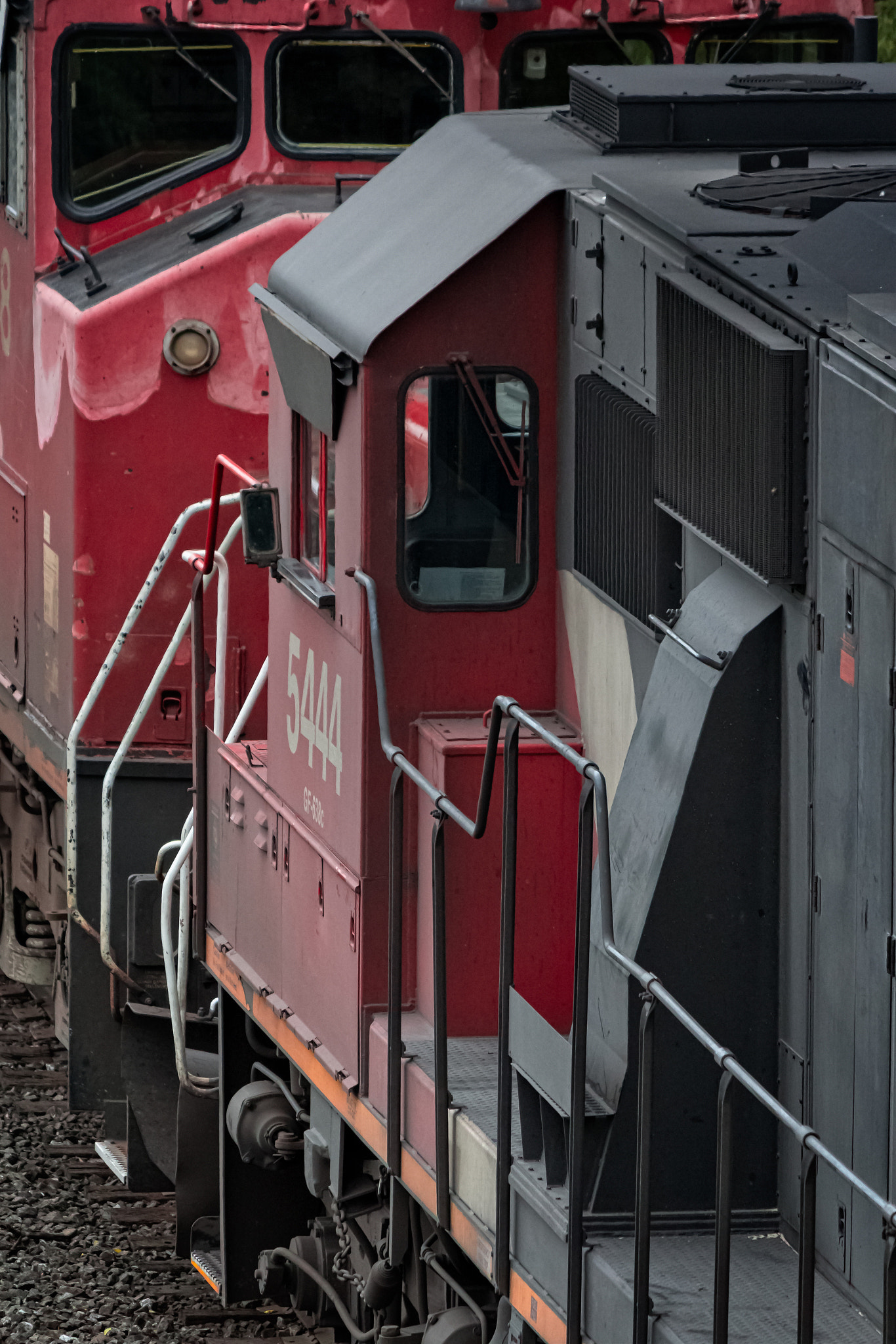 Canon EF-S 55-250mm F4-5.6 IS sample photo. Locomotive details photography