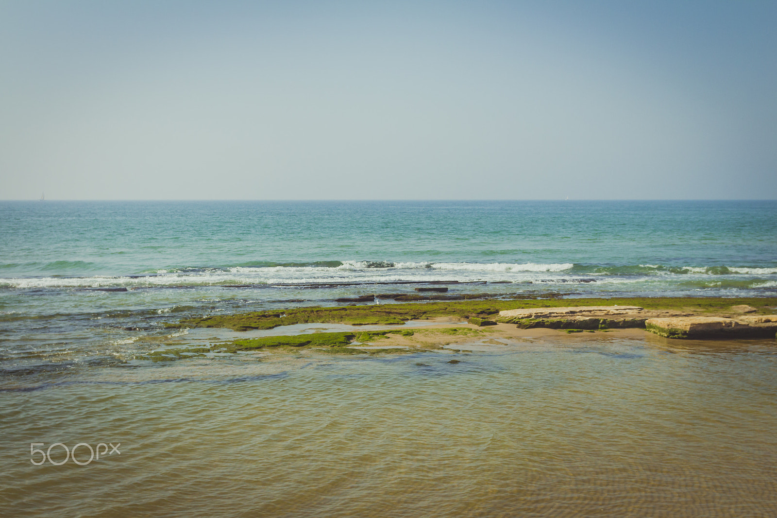 Canon EF-S 17-55mm F2.8 IS USM sample photo. Mediterranean coast on a summer day photography