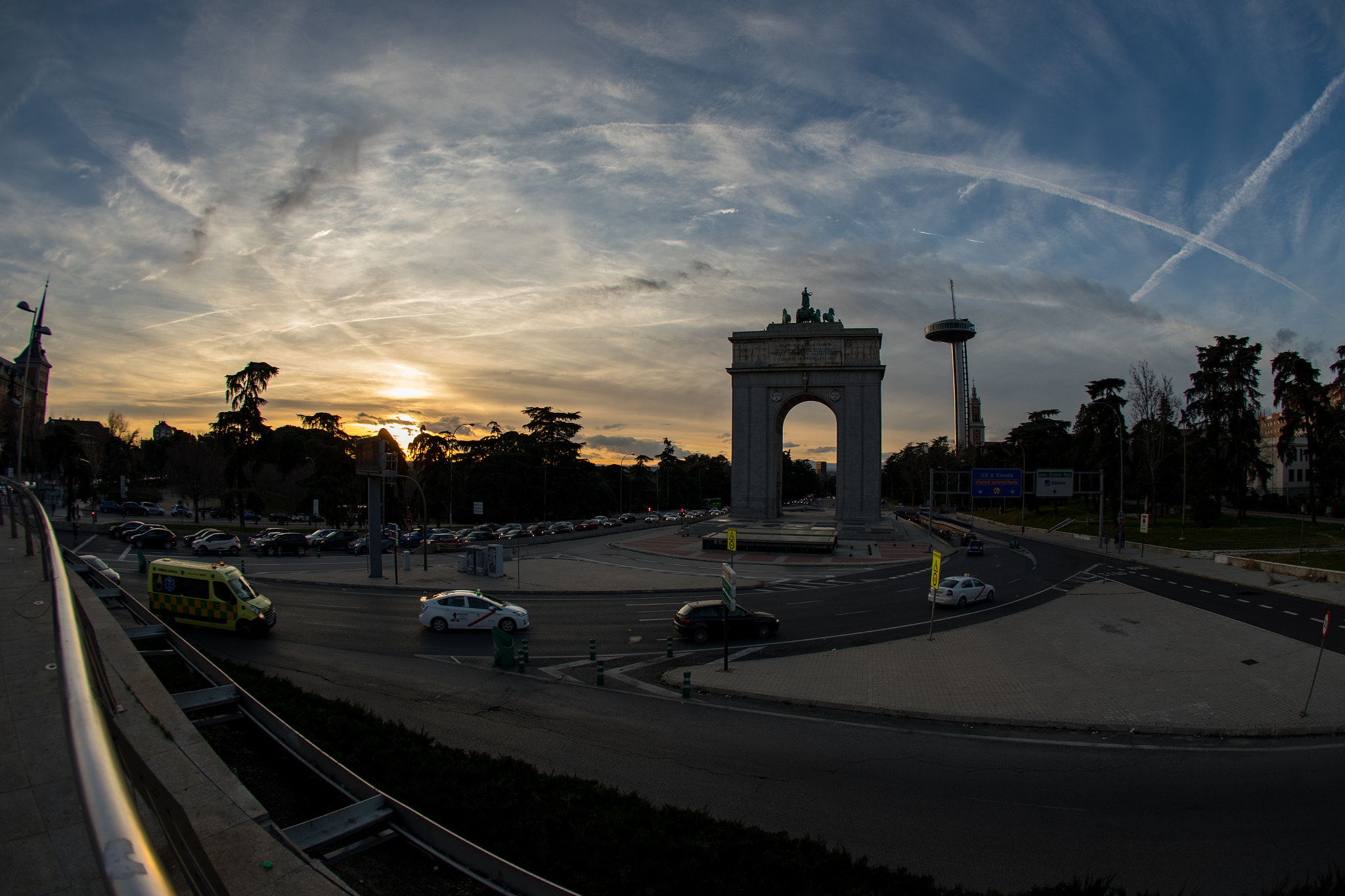 Canon EF 15mm F2.8 Fisheye sample photo. Atardecer en moncloa photography