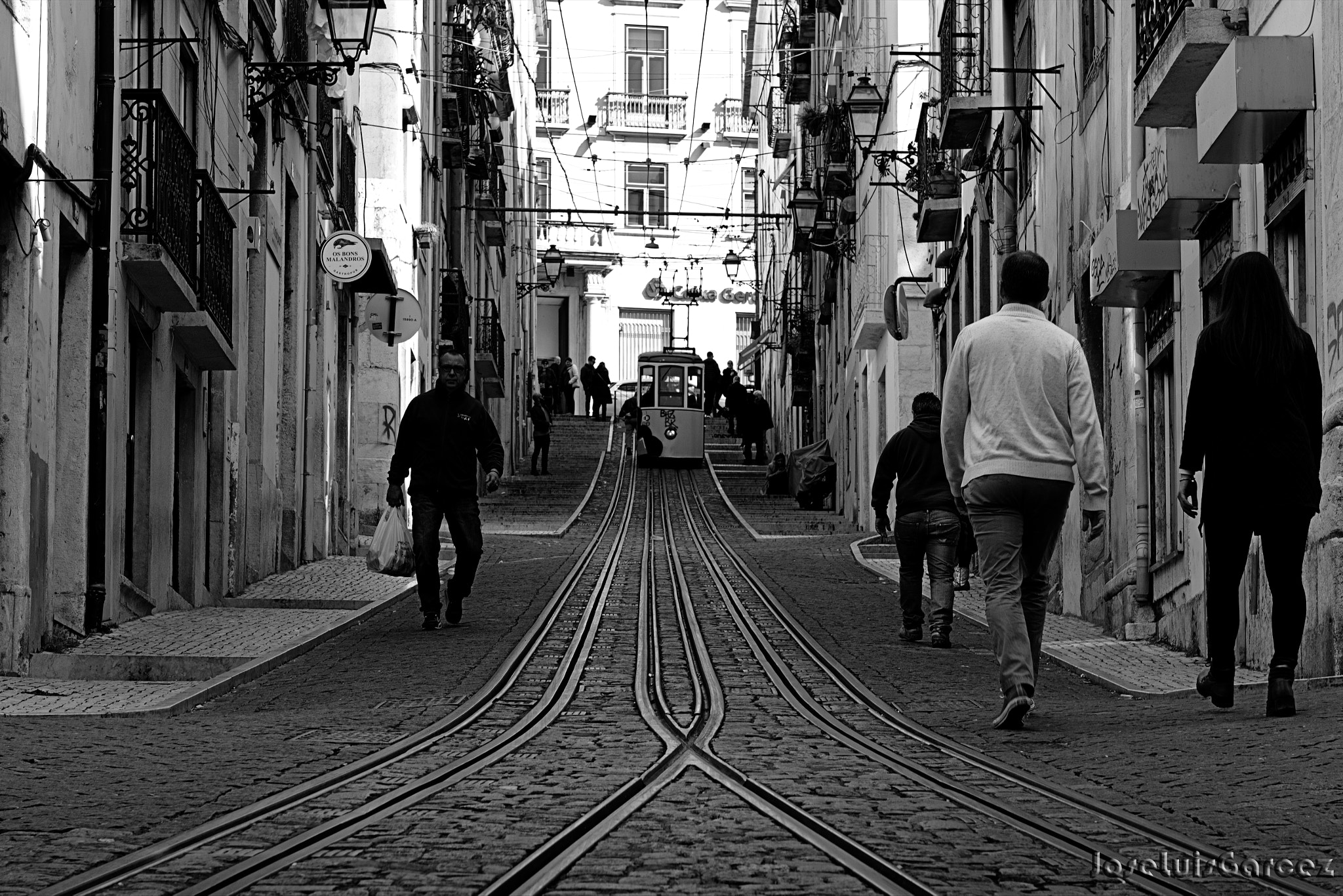 Nikon AF-S Nikkor 24-70mm F2.8G ED sample photo. Bairro photography