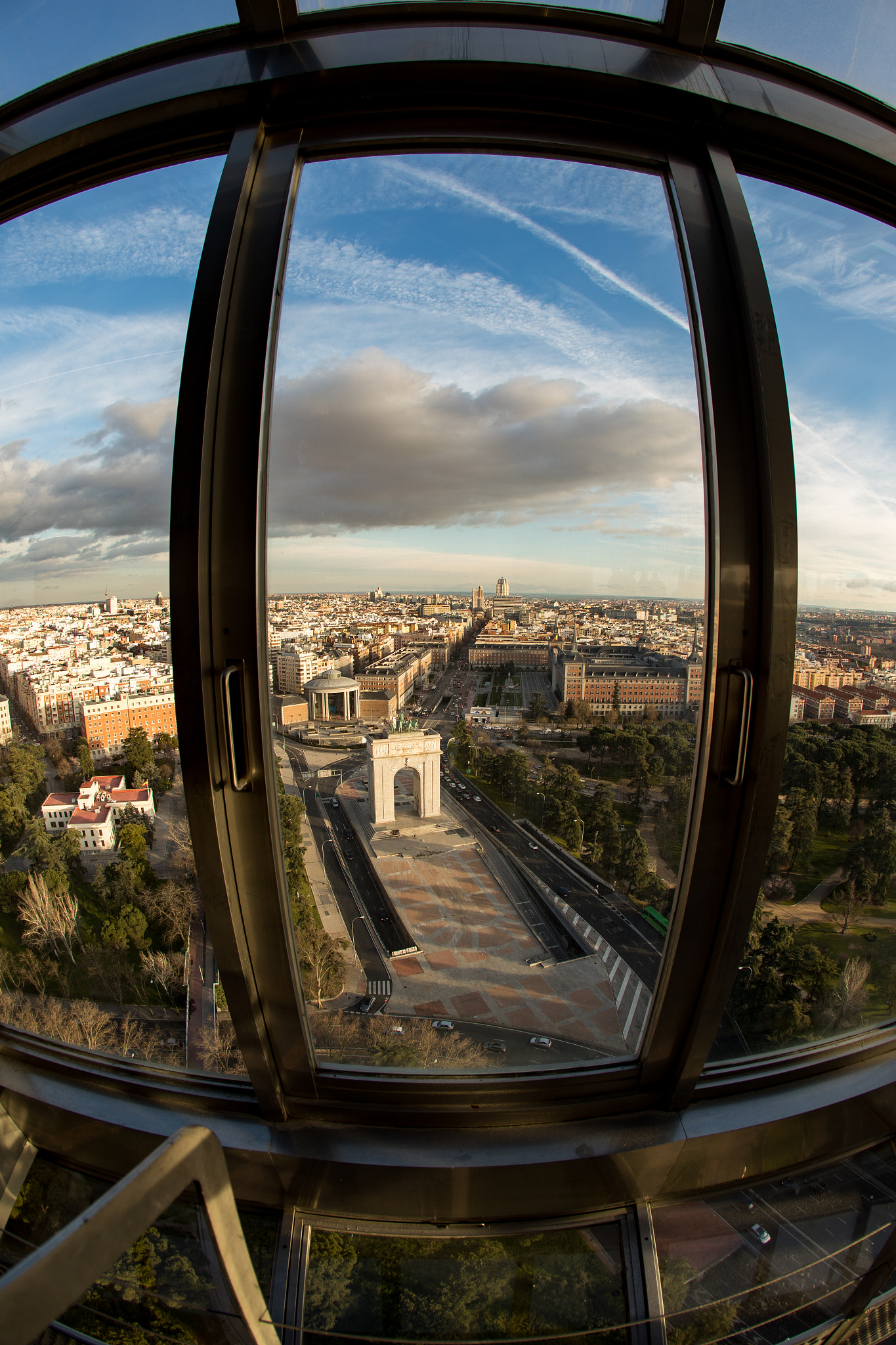 Canon EF 15mm F2.8 Fisheye sample photo. Hora dorada desde el faro de moncloa photography