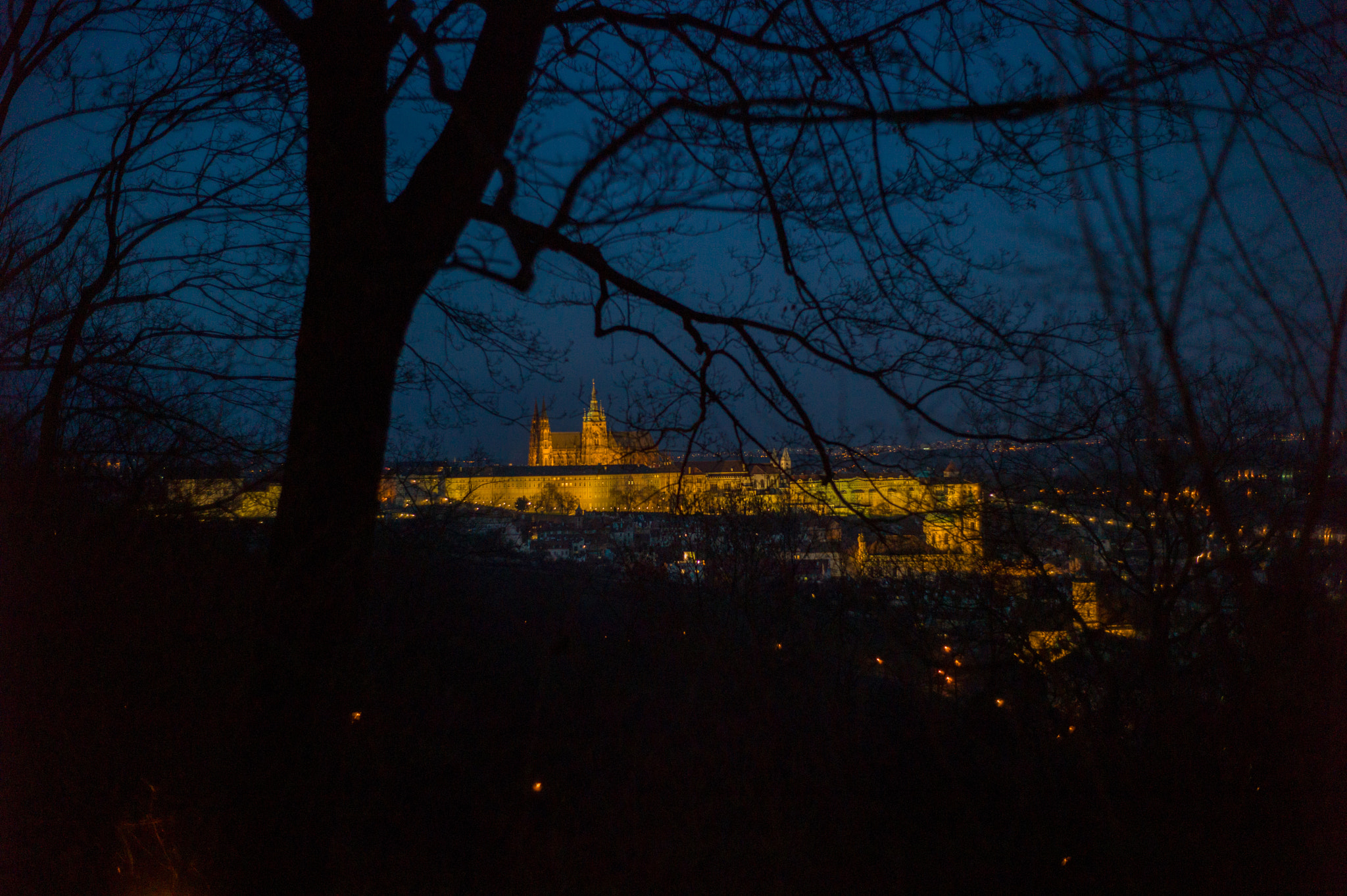 Leica M9 + Summicron-M 35mm f/2 (IV) sample photo. Praha castle at night photography