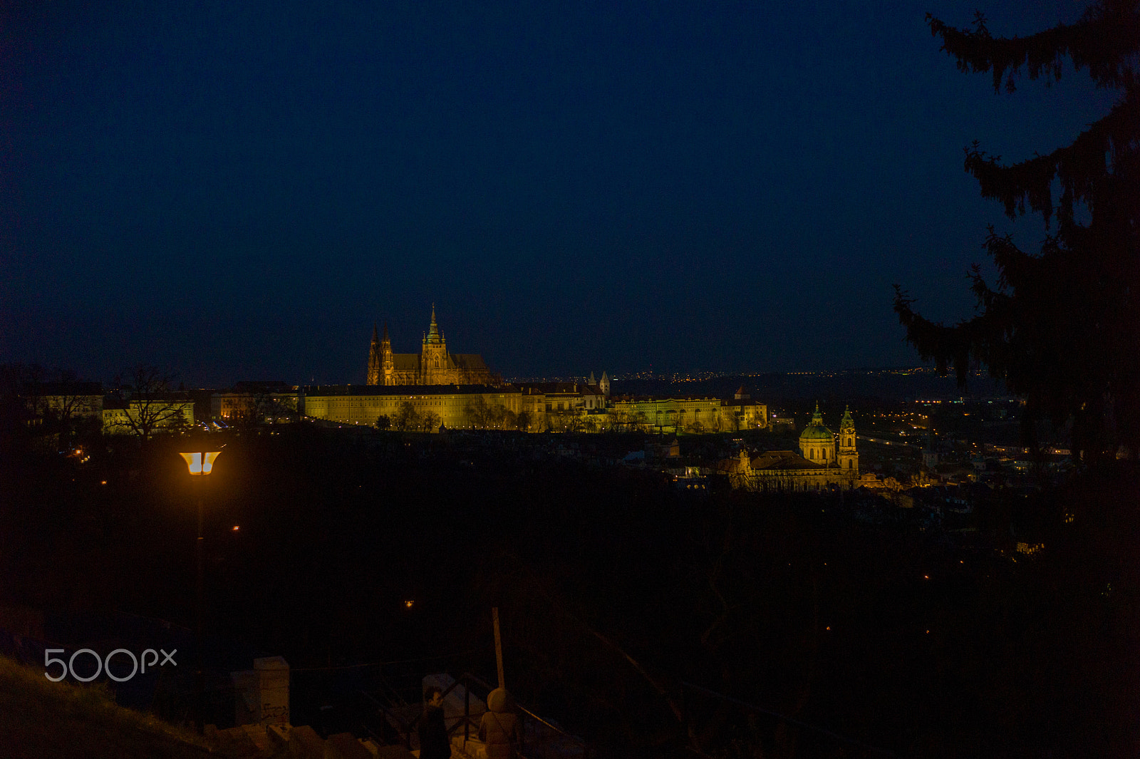 Leica M9 + Summicron-M 35mm f/2 (IV) sample photo. Praha castle at night photography