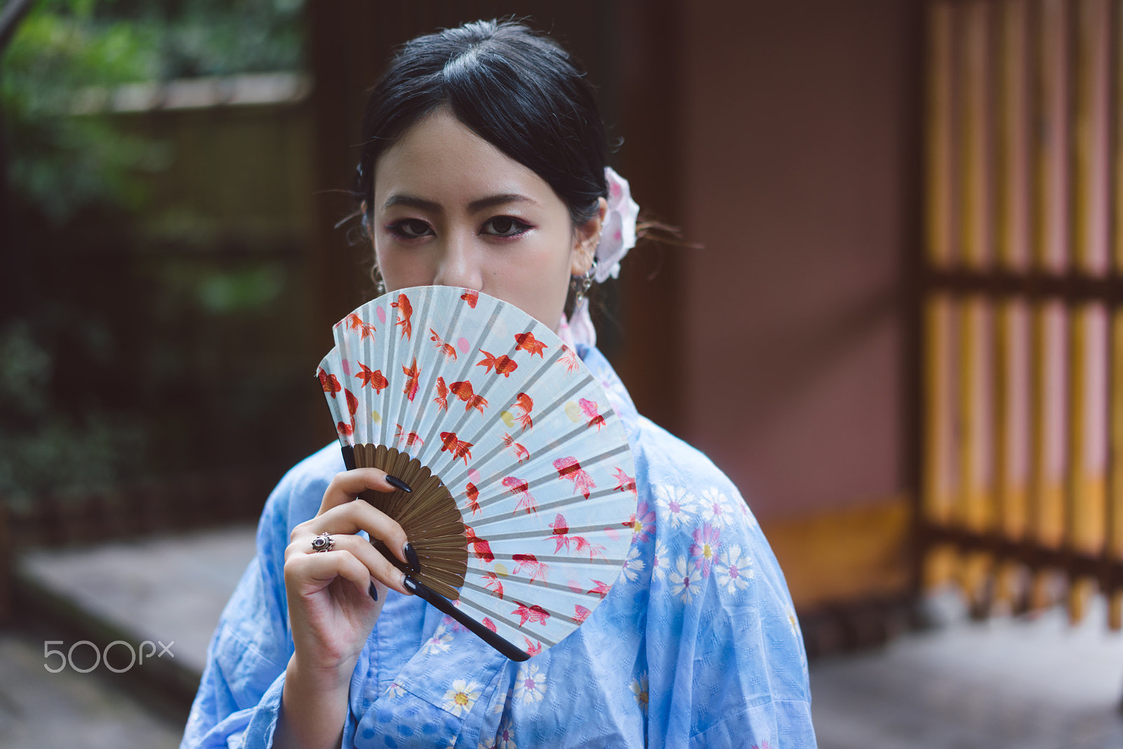 Sony a7R + Sony Sonnar T* FE 55mm F1.8 ZA sample photo. Shyness photography
