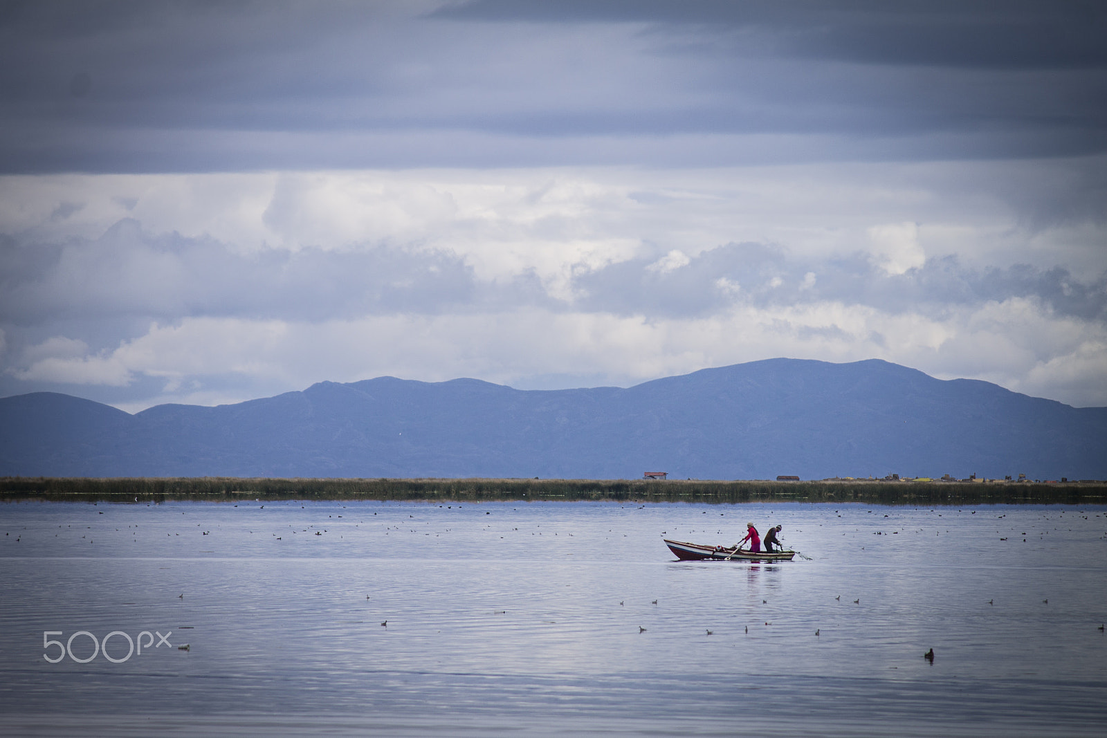 Canon EF-S 55-250mm F4-5.6 IS sample photo. Pesca lejana photography