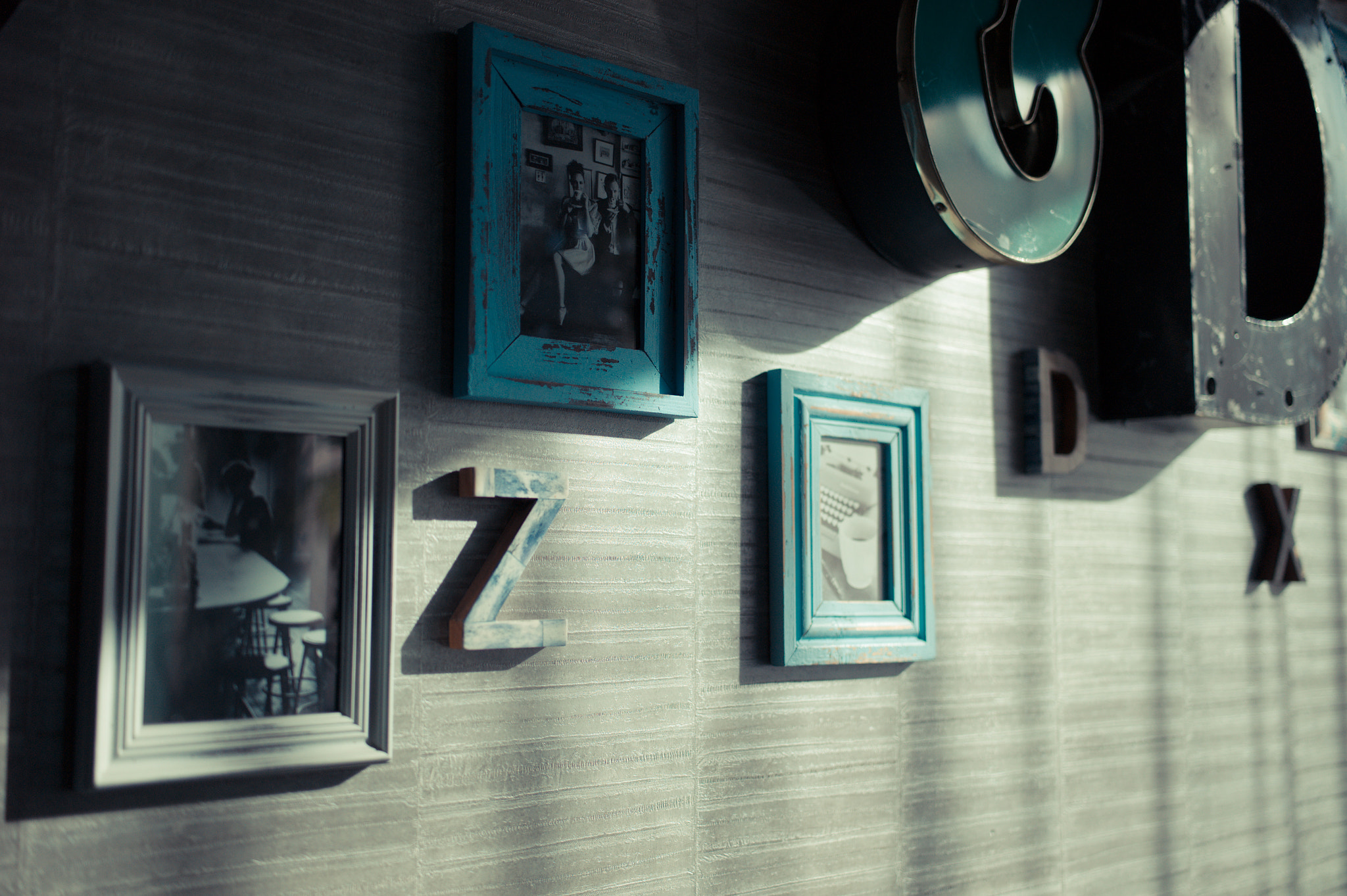 Leica M9 + Summicron-M 50mm f/2 (IV, V) sample photo. The pictures on a wall photography