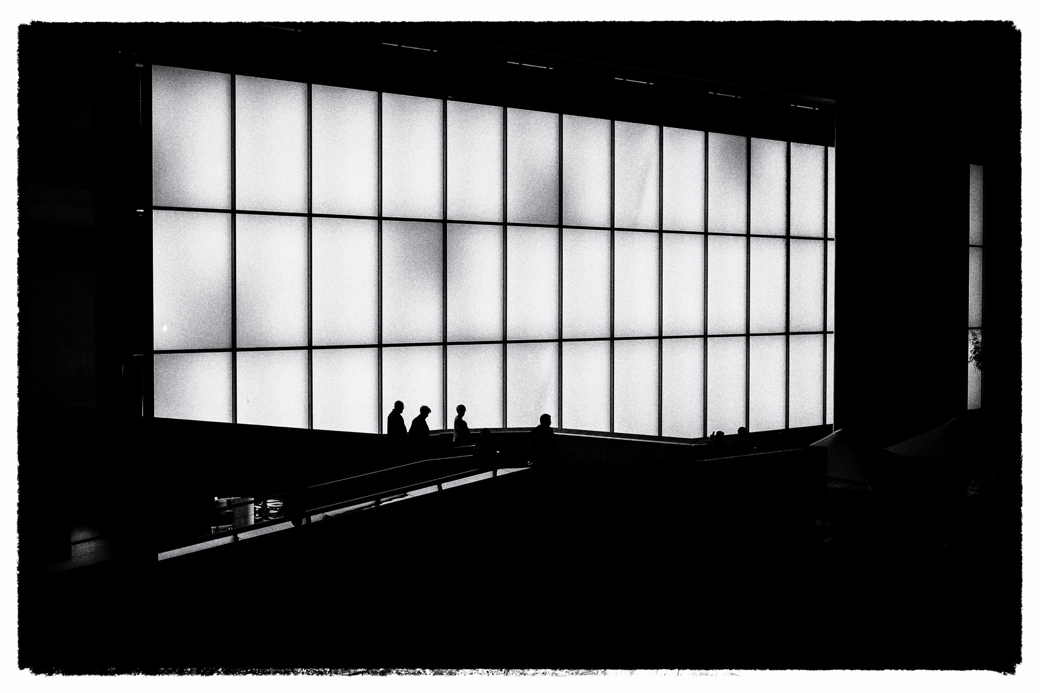 Fujifilm X-Pro2 + Fujifilm XF 35mm F1.4 R sample photo. Walkway photography