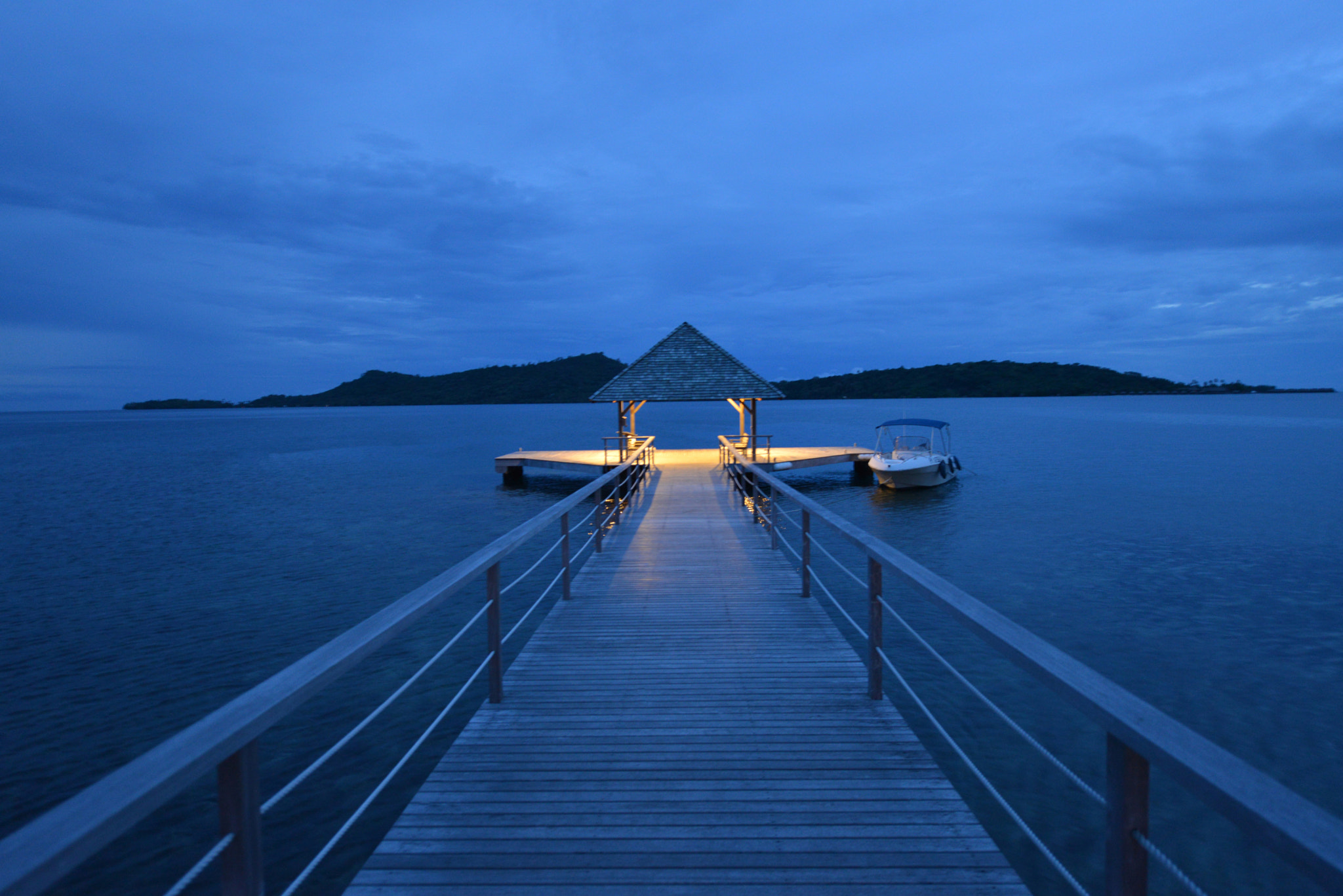 Nikon AF-S Nikkor 14-24mm F2.8G ED sample photo. Dockside at dusk in bora bora, tahiti photography