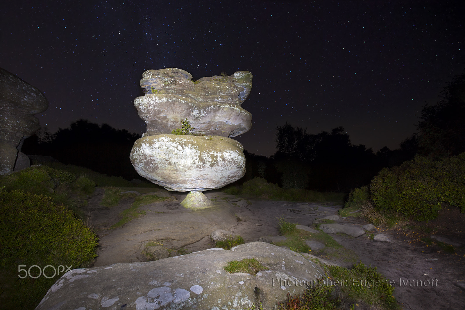 Canon EF 16-35mm F2.8L USM sample photo. The idol at night, brimham rocks photography