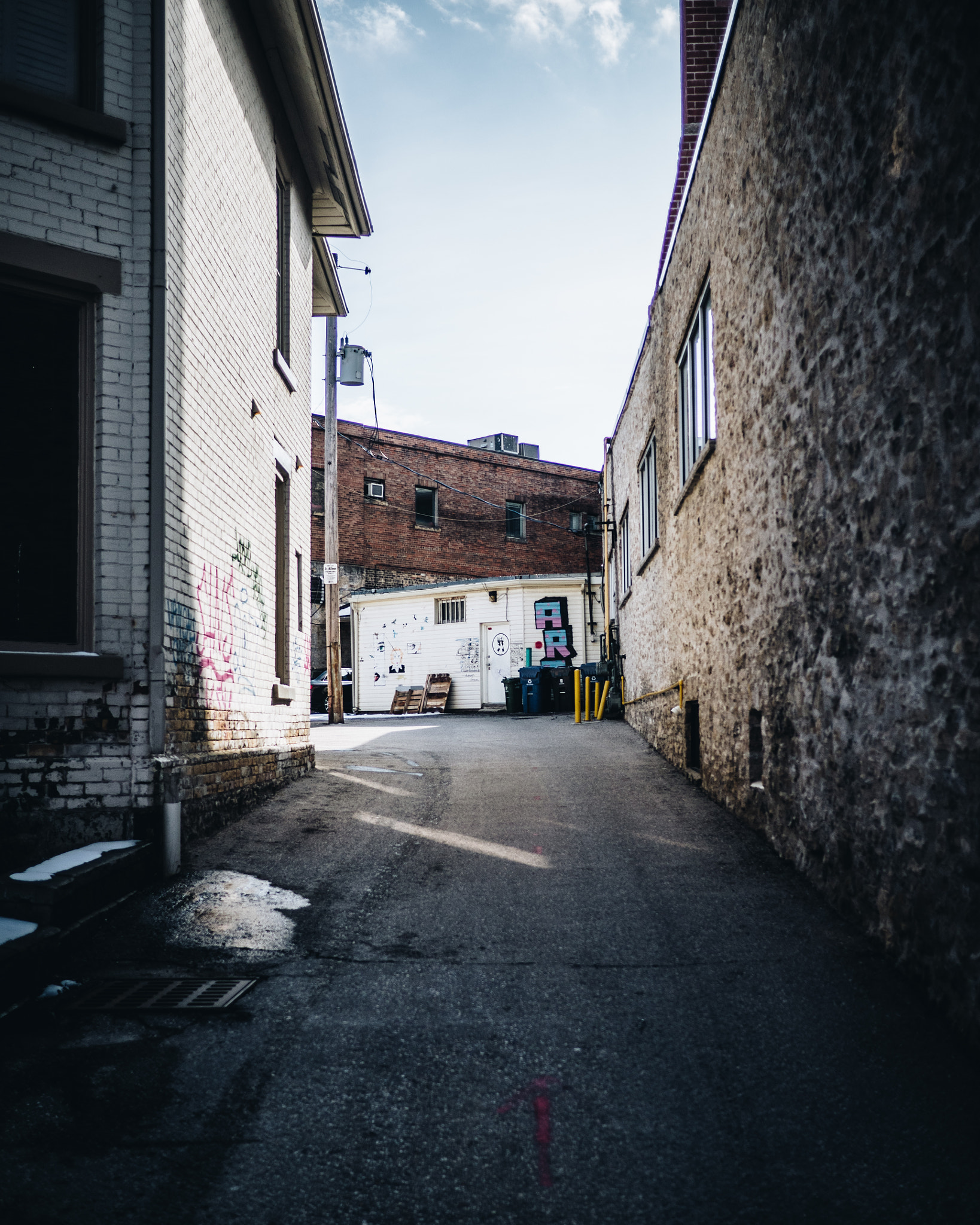 Olympus OM-D E-M5 II + LUMIX G 20/F1.7 II sample photo. Street view photography