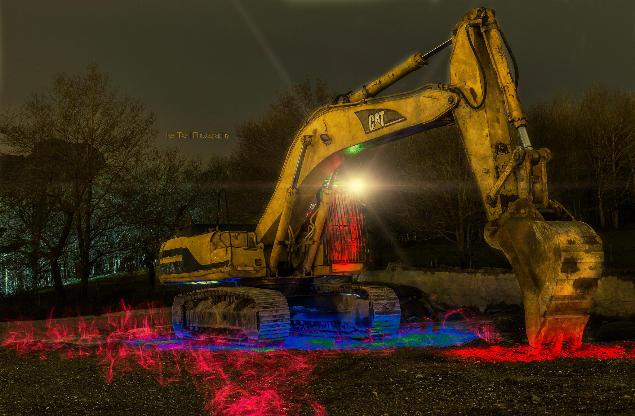 Canon EOS 70D + Canon EF 400mm f/2.8L sample photo. Night work photography