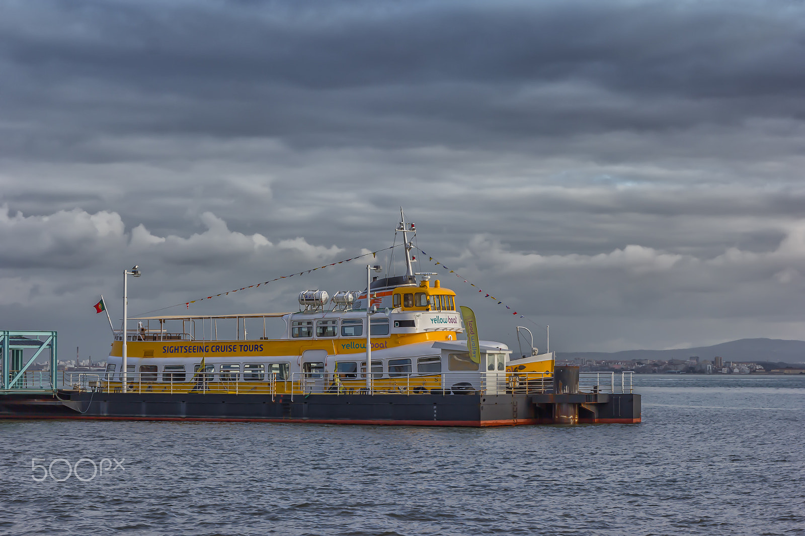 Canon EF 24-70mm F4L IS USM sample photo. Old ferry photography