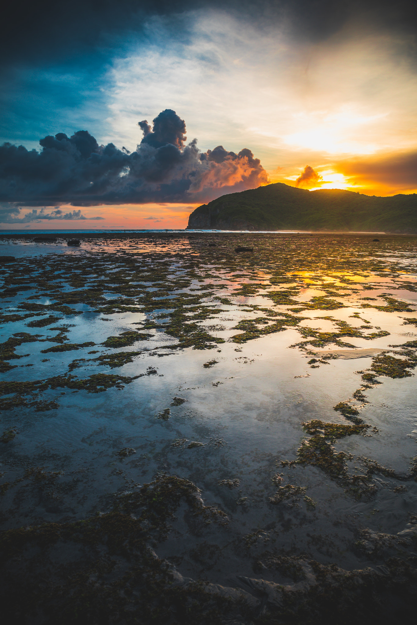 Canon EF 24-70mm F4L IS USM sample photo. Yoyo beach sumbawa photography