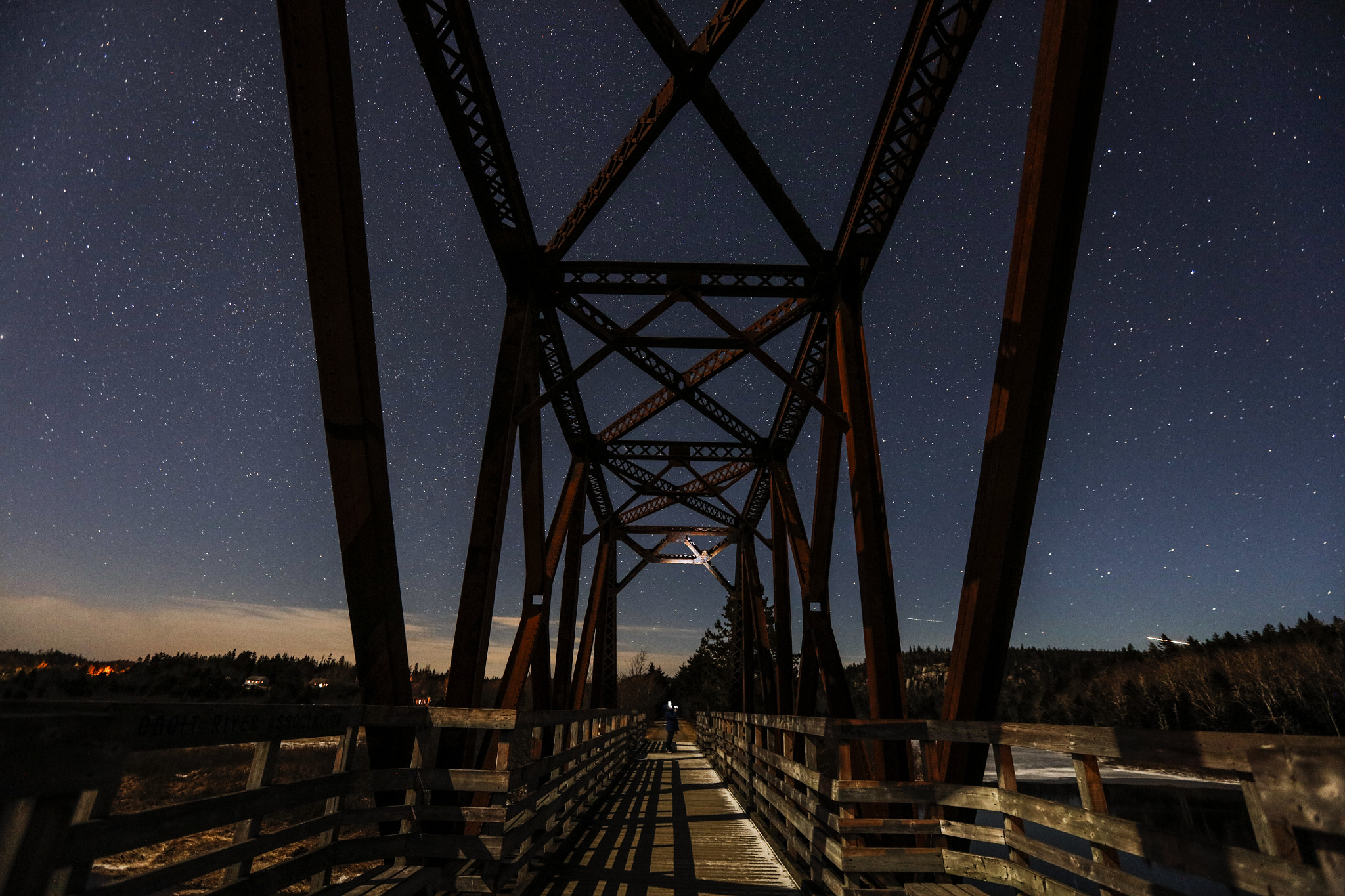 Canon EOS 5DS + Canon EF 16-35mm F2.8L II USM sample photo. Night bridge. photography