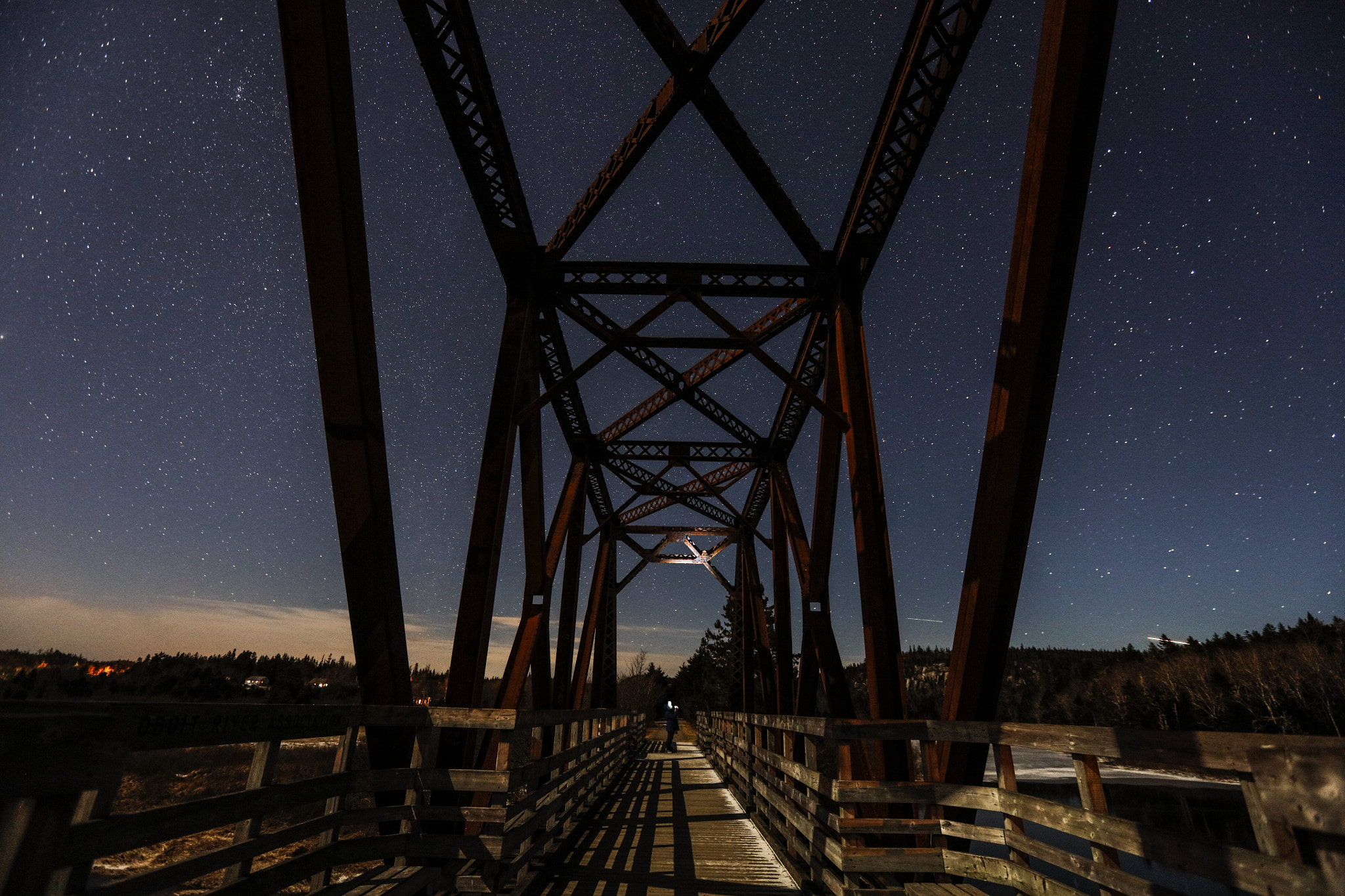 Canon EF 16-35mm F2.8L II USM sample photo. Night bridge. photography