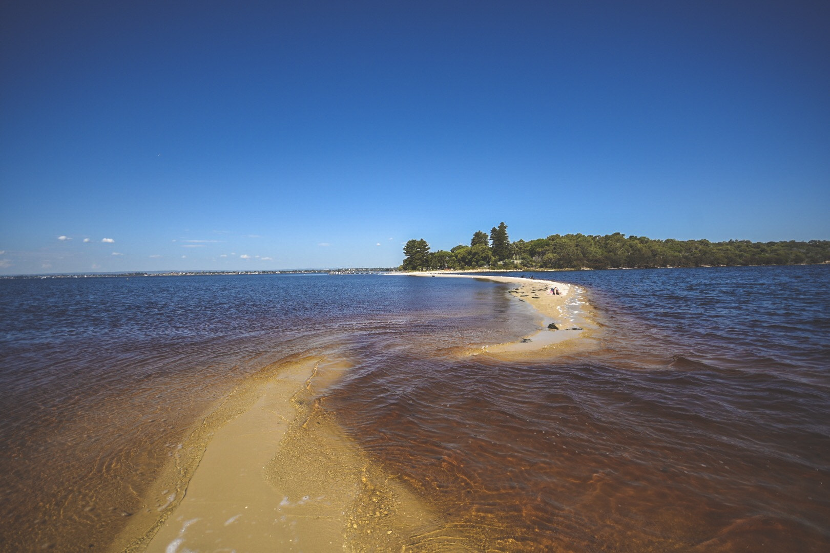 Sigma 10-20mm F4-5.6 EX DC HSM sample photo. The sandbank at point walter that stretches out into the river photography