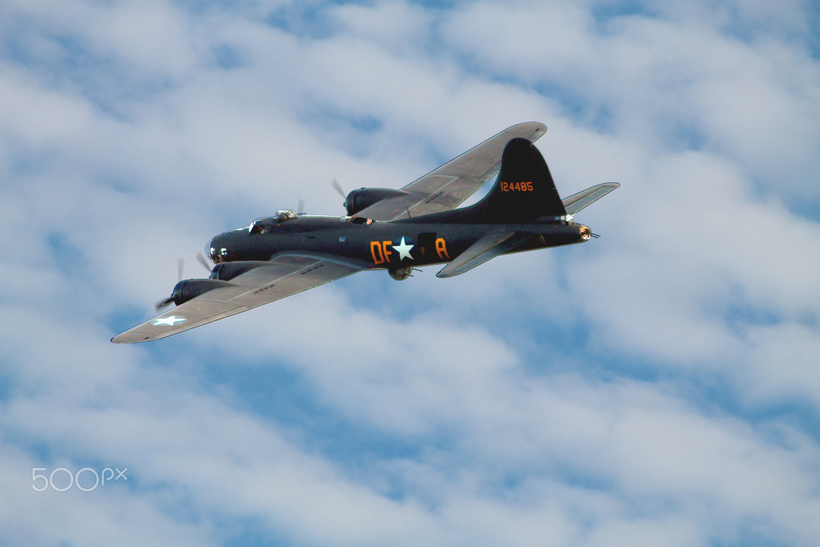 Canon EOS 1100D (EOS Rebel T3 / EOS Kiss X50) sample photo. "memphis belle" from the movie photography