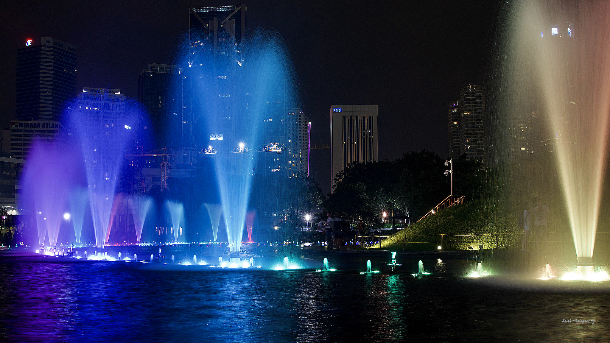 Sony a7R II + Sony Vario Tessar T* FE 24-70mm F4 ZA OSS sample photo. Klcc fountains always colourful photography