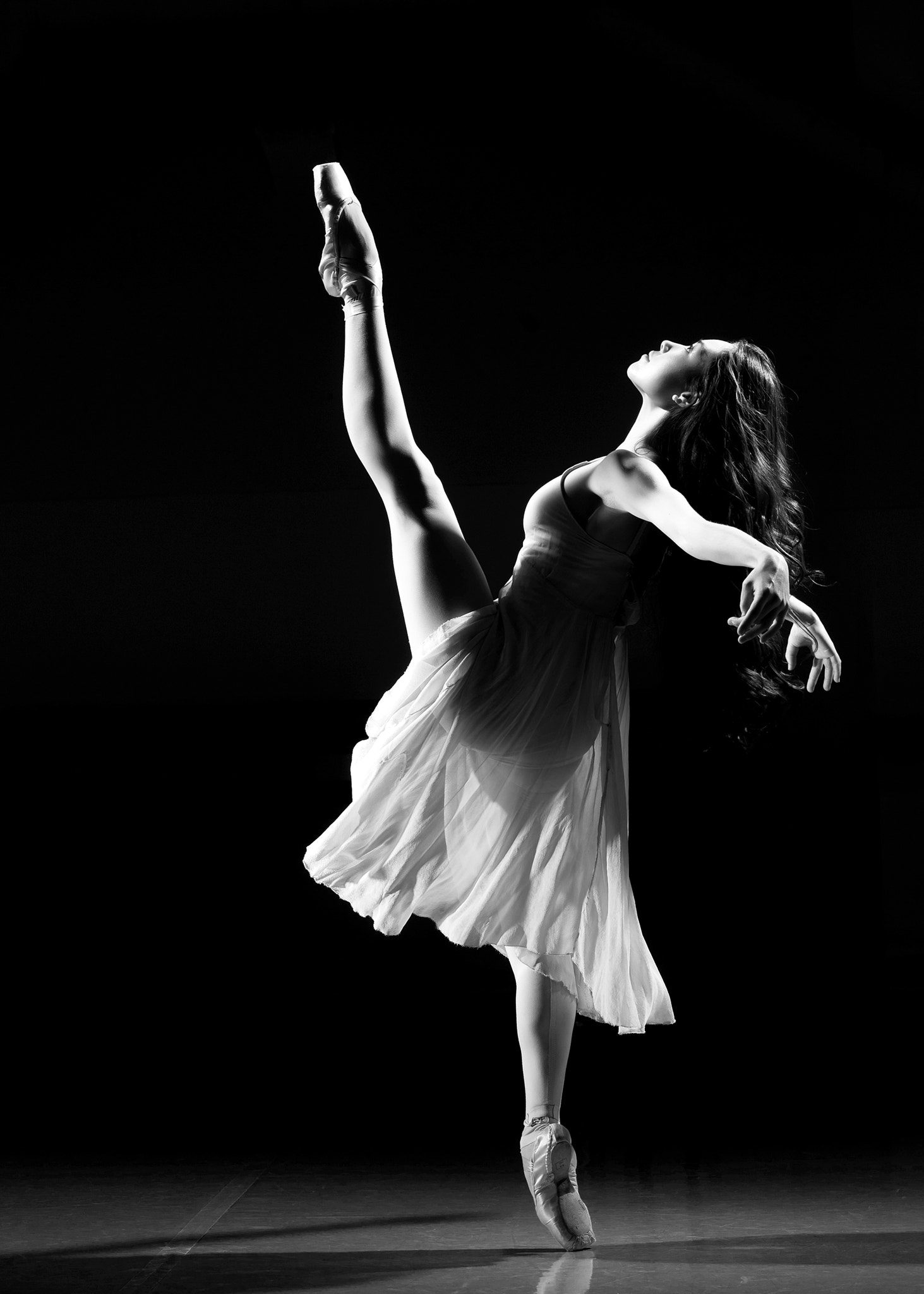 Nikon D4 sample photo. Dancer in the studio photography