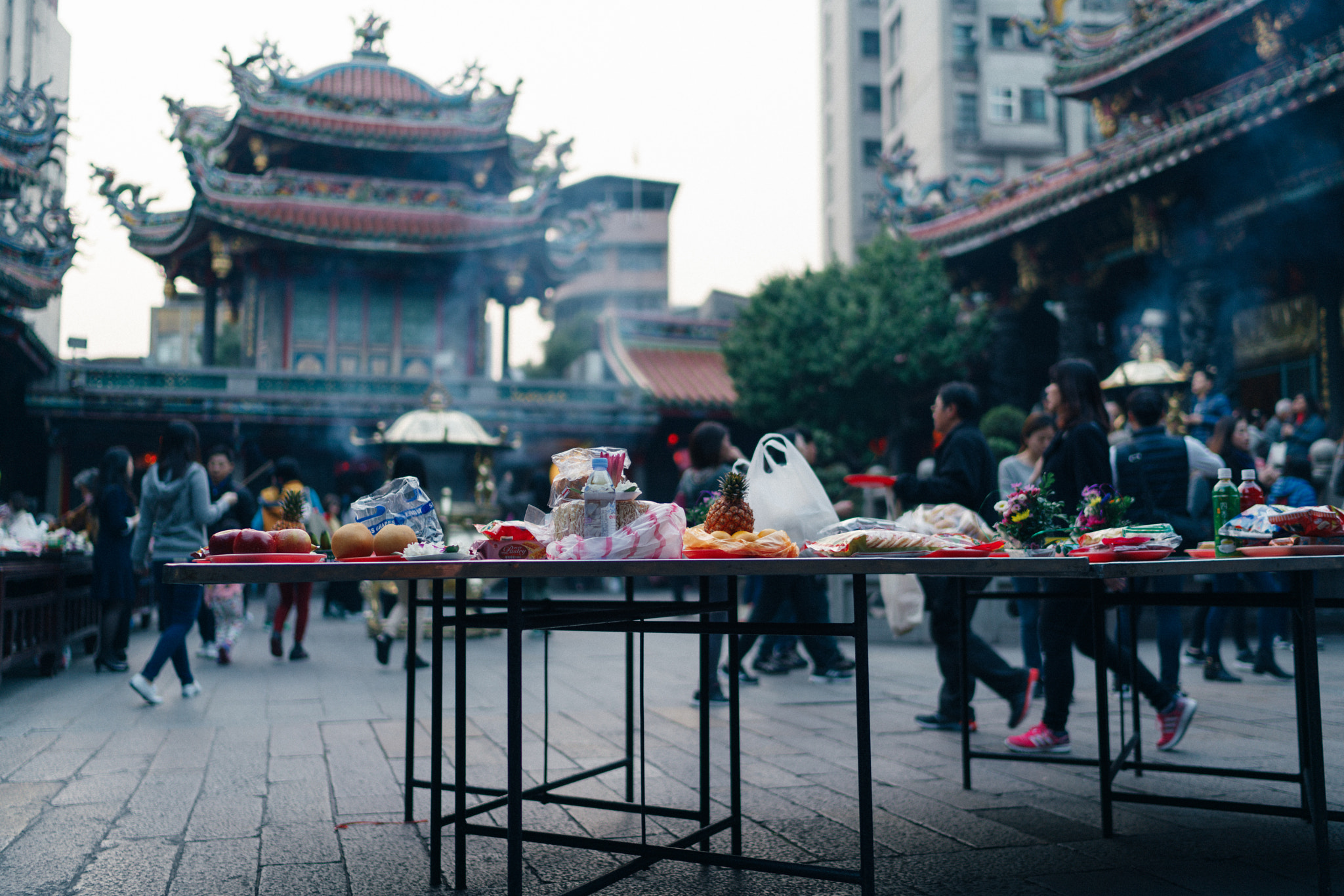 Sony a7R II + Sony Distagon T* FE 35mm F1.4 ZA sample photo. 2017.03.04 wanhua longshan temple photography