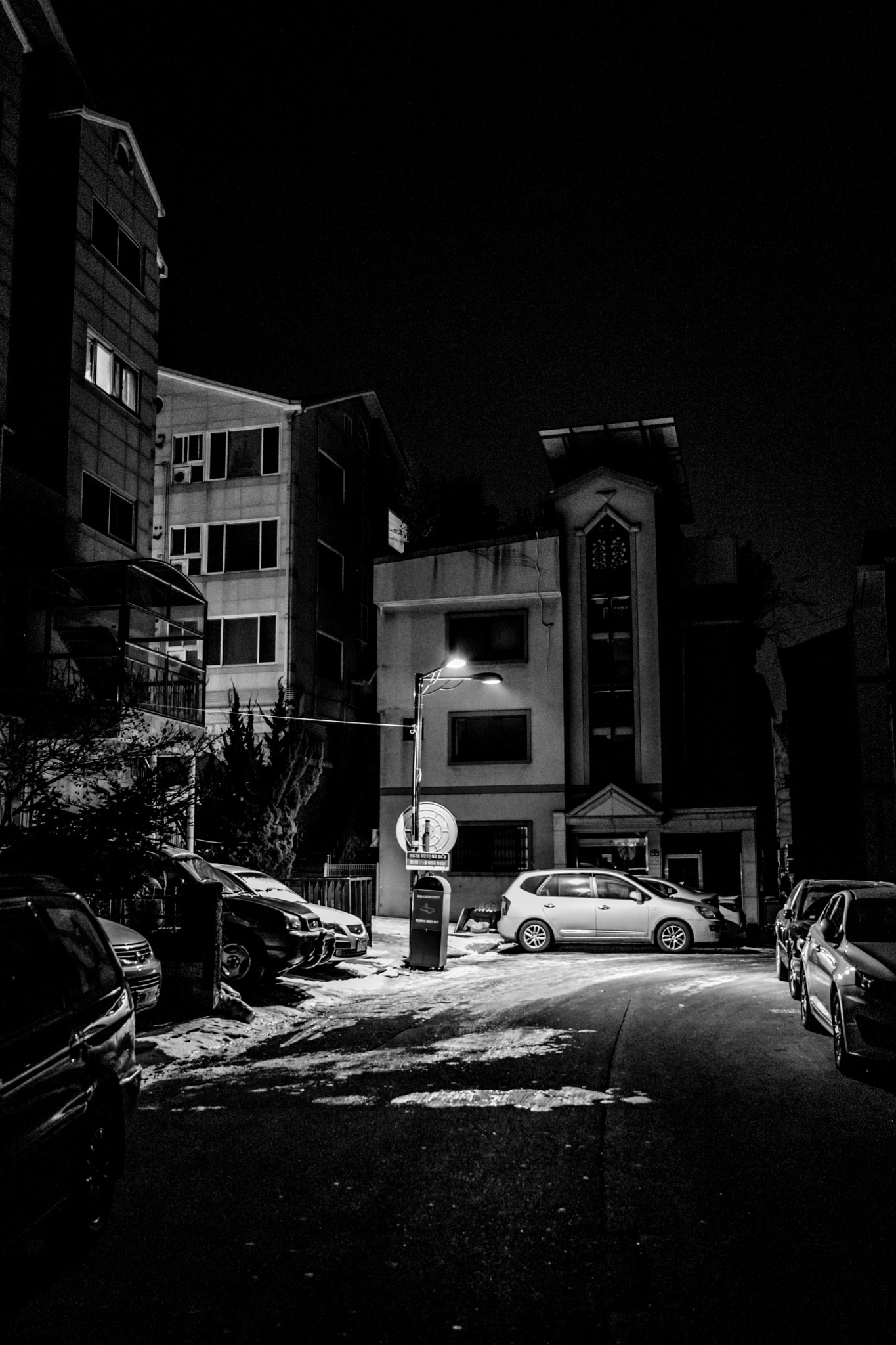 Sony Cyber-shot DSC-RX1 + 35mm F2.0 sample photo. 원룸촌 photography