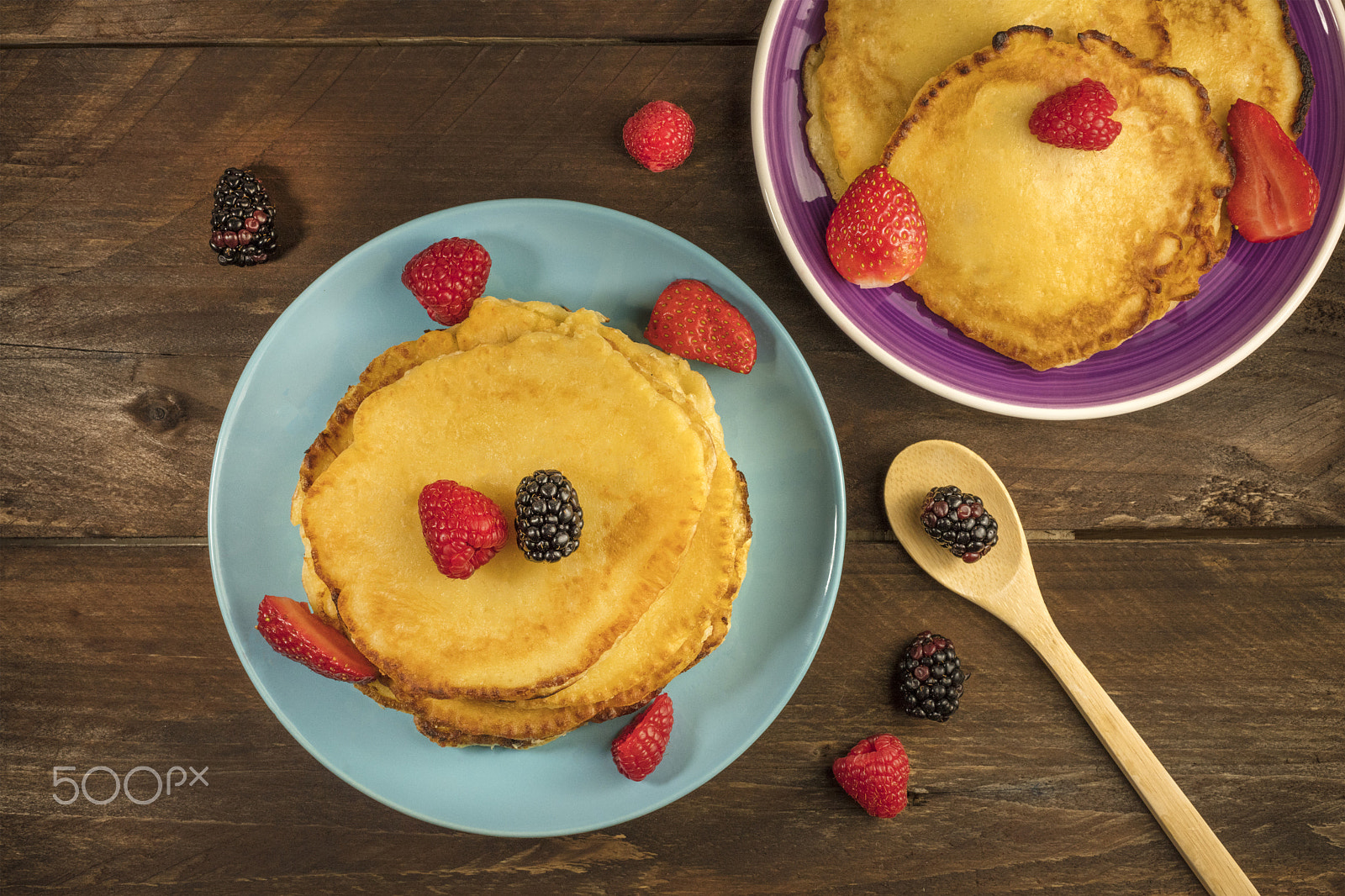 Canon EOS 5DS R sample photo. Freshly baked homemade pancakes with fresh fruit photography