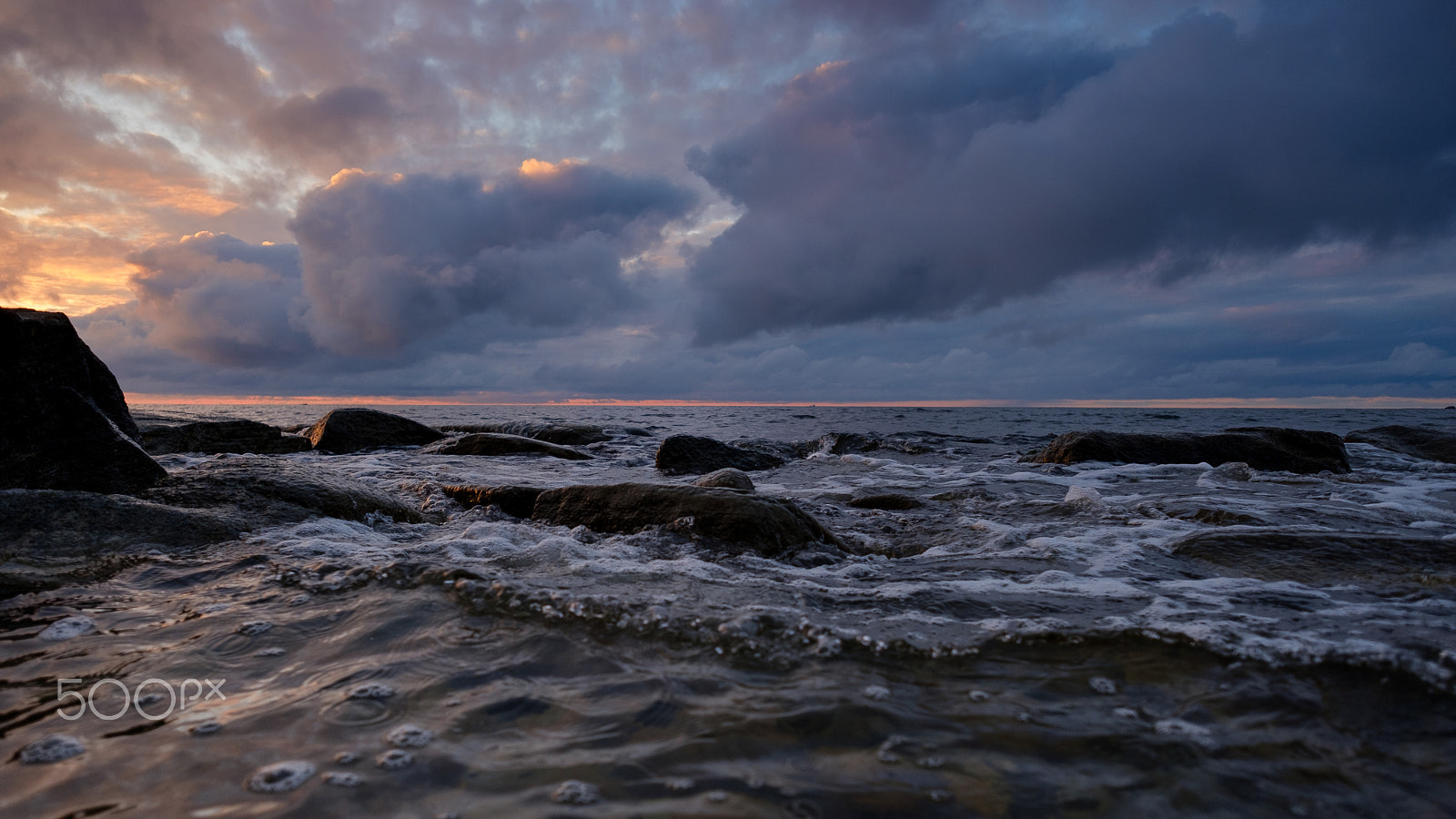 Fujifilm X-T2 + Fujifilm XF 14mm F2.8 R sample photo. An evening at the seaside photography