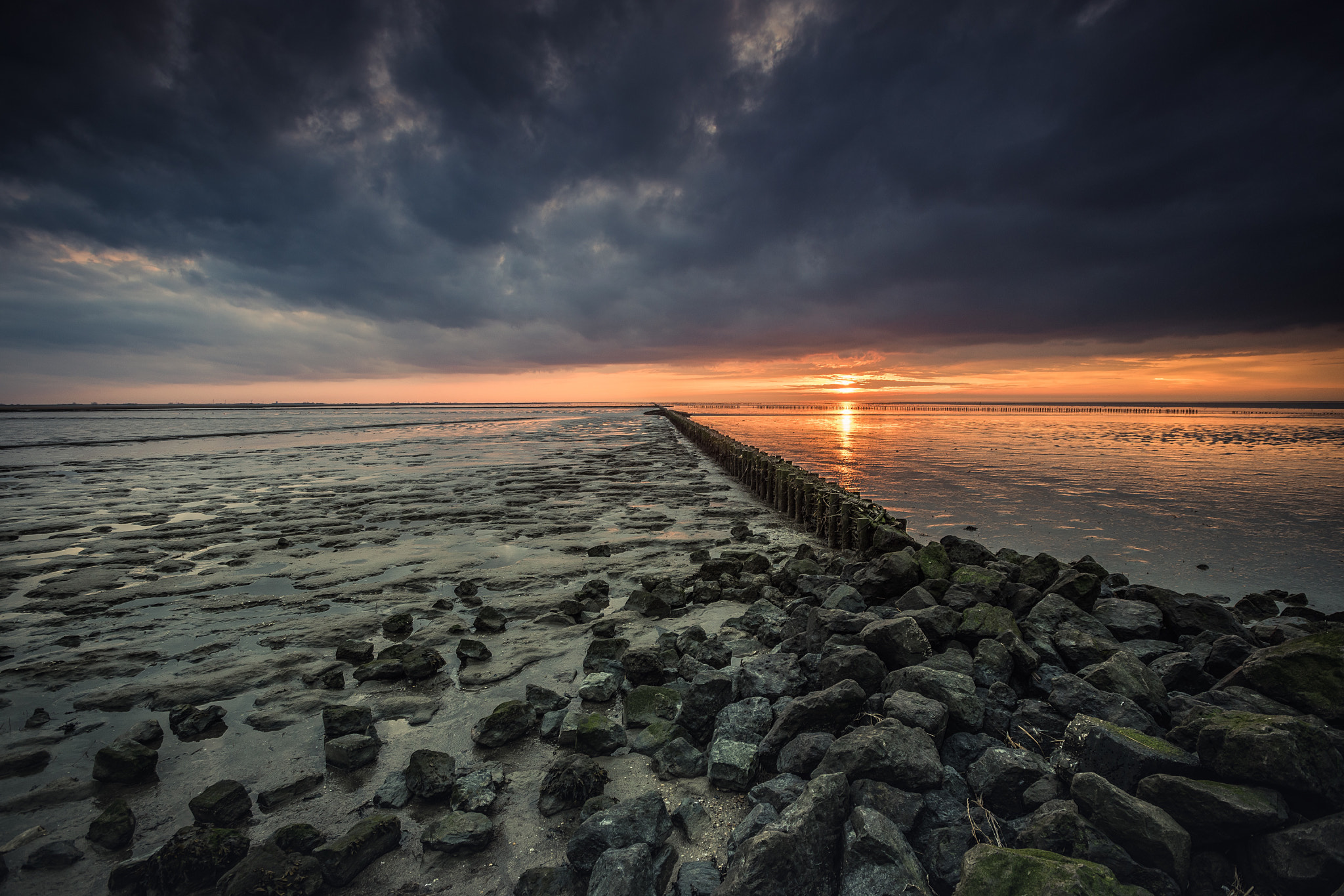 Nikon AF-S Nikkor 17-35mm F2.8D ED-IF sample photo. Waddenzee photography