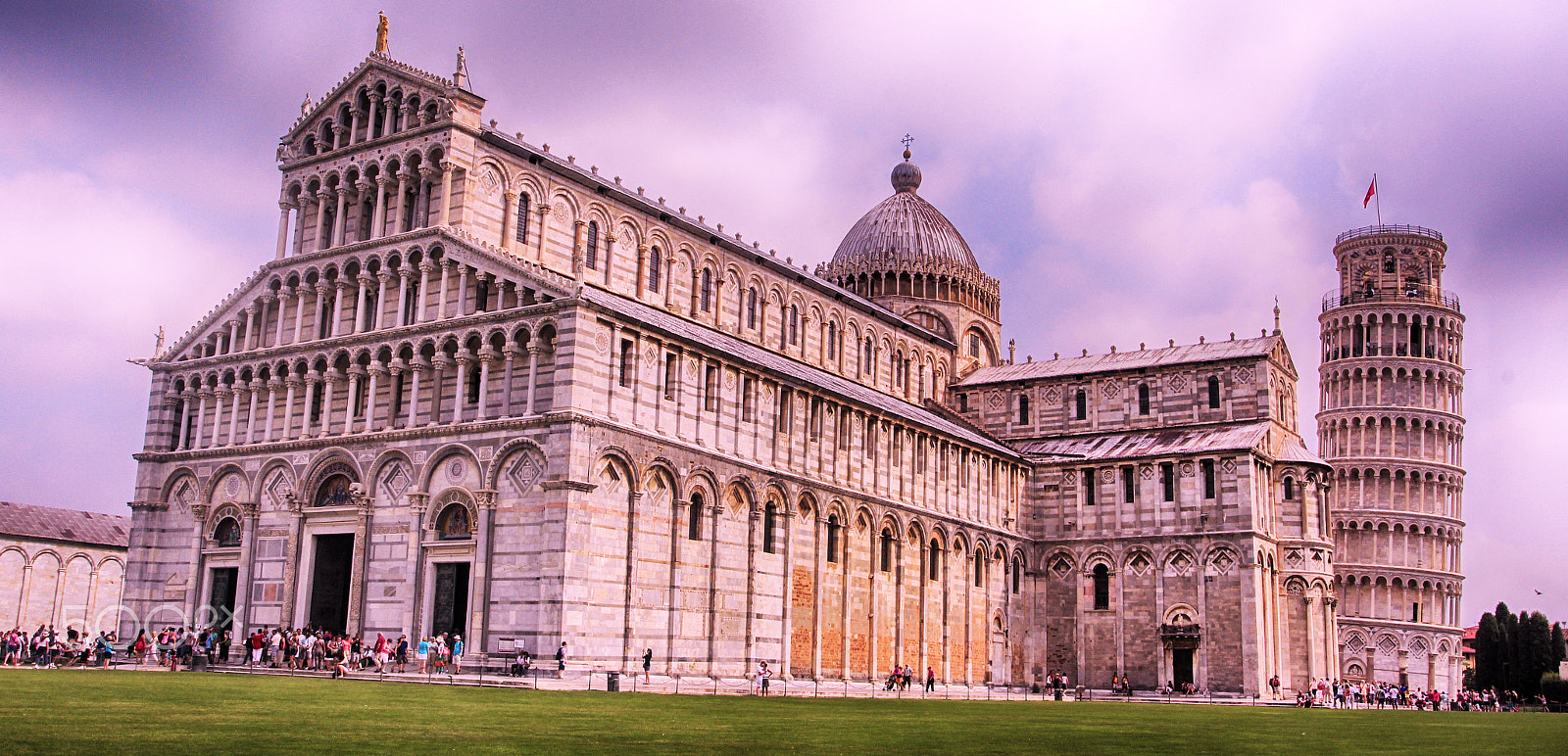 Canon EOS 600D (Rebel EOS T3i / EOS Kiss X5) + Canon EF 17-40mm F4L USM sample photo. Leaning tower of pisa, italy photography