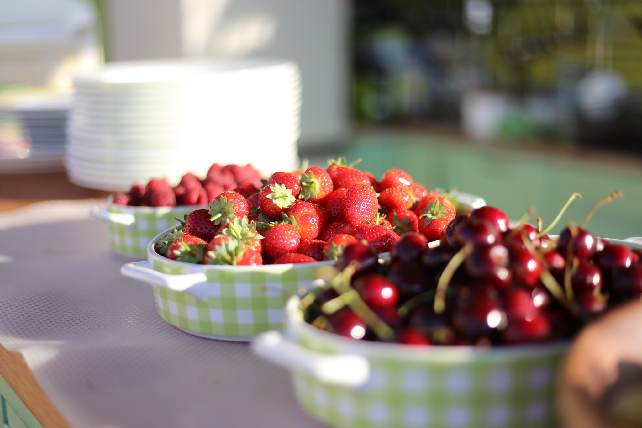 Canon EOS 5DS R sample photo. Strawberry life photography