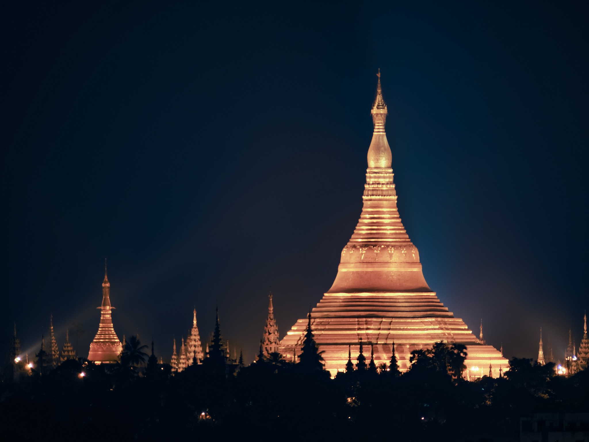 Olympus OM-D E-M5 II + Panasonic Lumix G Vario 45-200mm F4-5.6 OIS sample photo. Schwedagon pagoda-yangon, myanmar photography