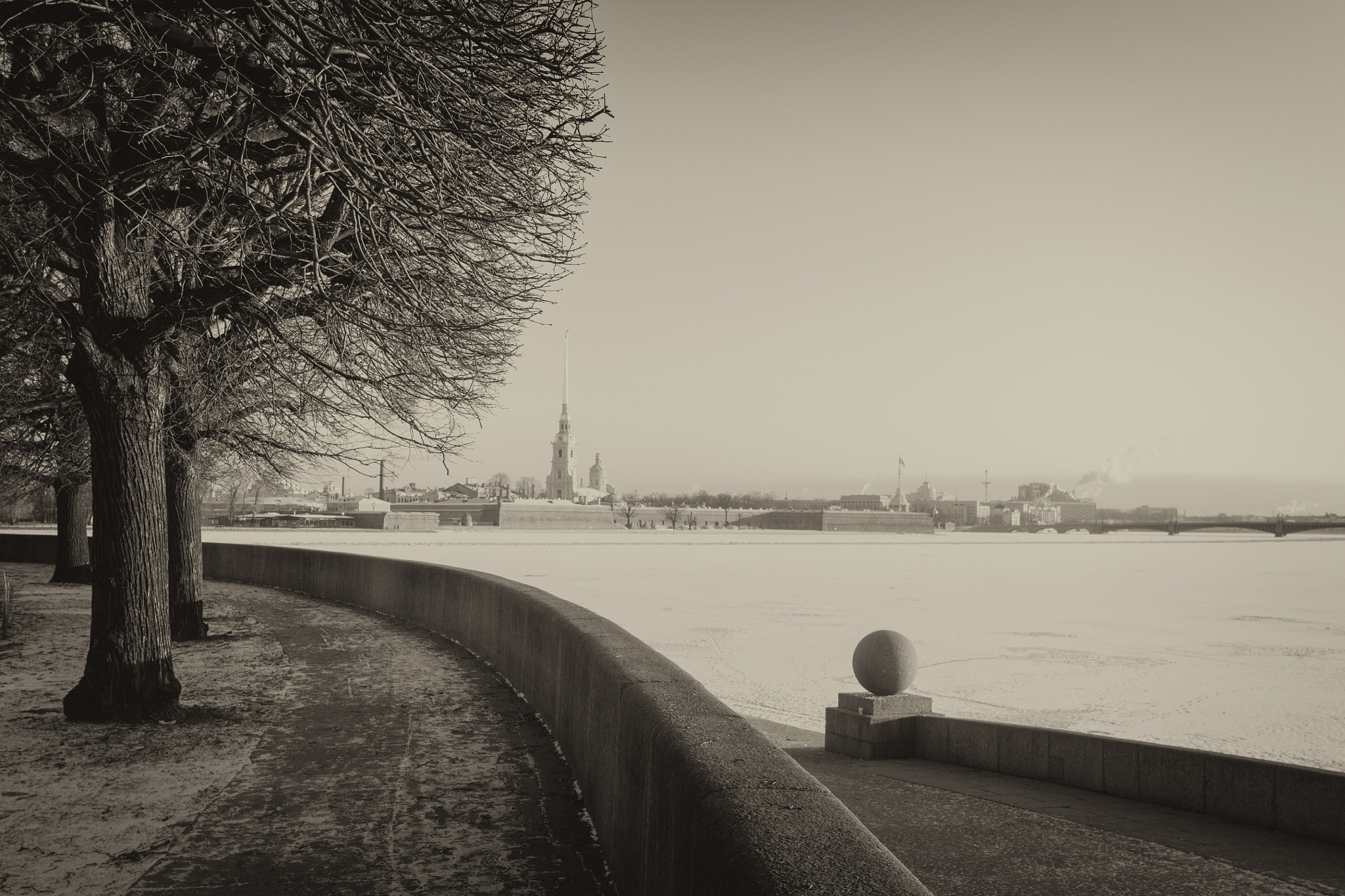 Canon EF-S 24mm F2.8 STM sample photo. And the fortress in the distance - И крѣпость вдалекѣ photography