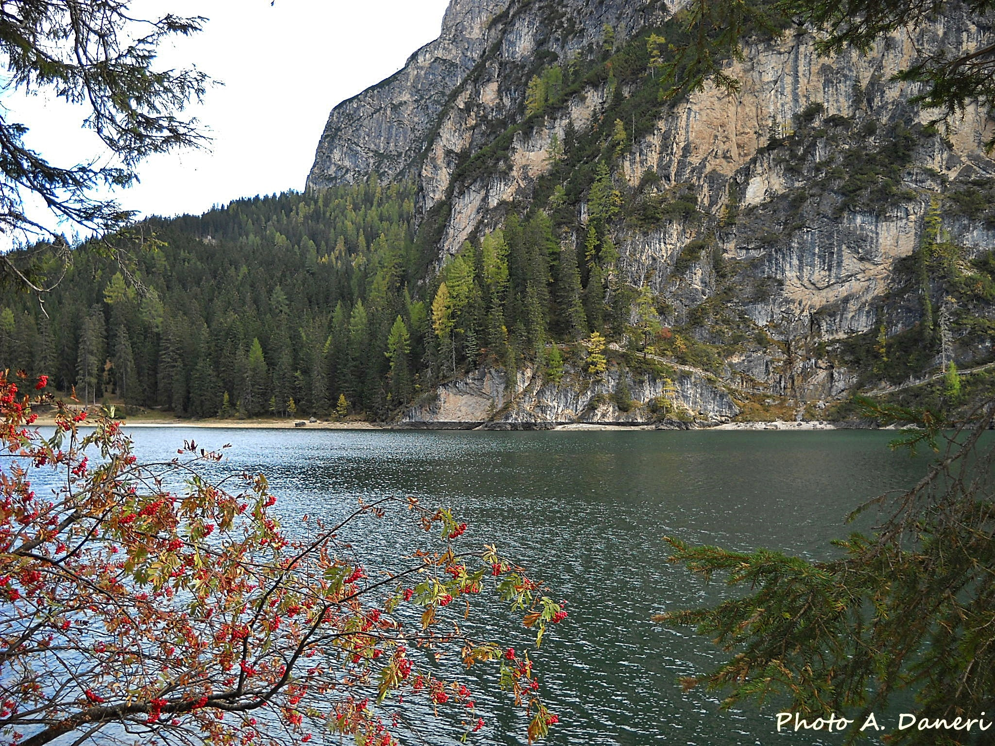 Nikon Coolpix L19 sample photo. Lago di braies...dolomiti photography