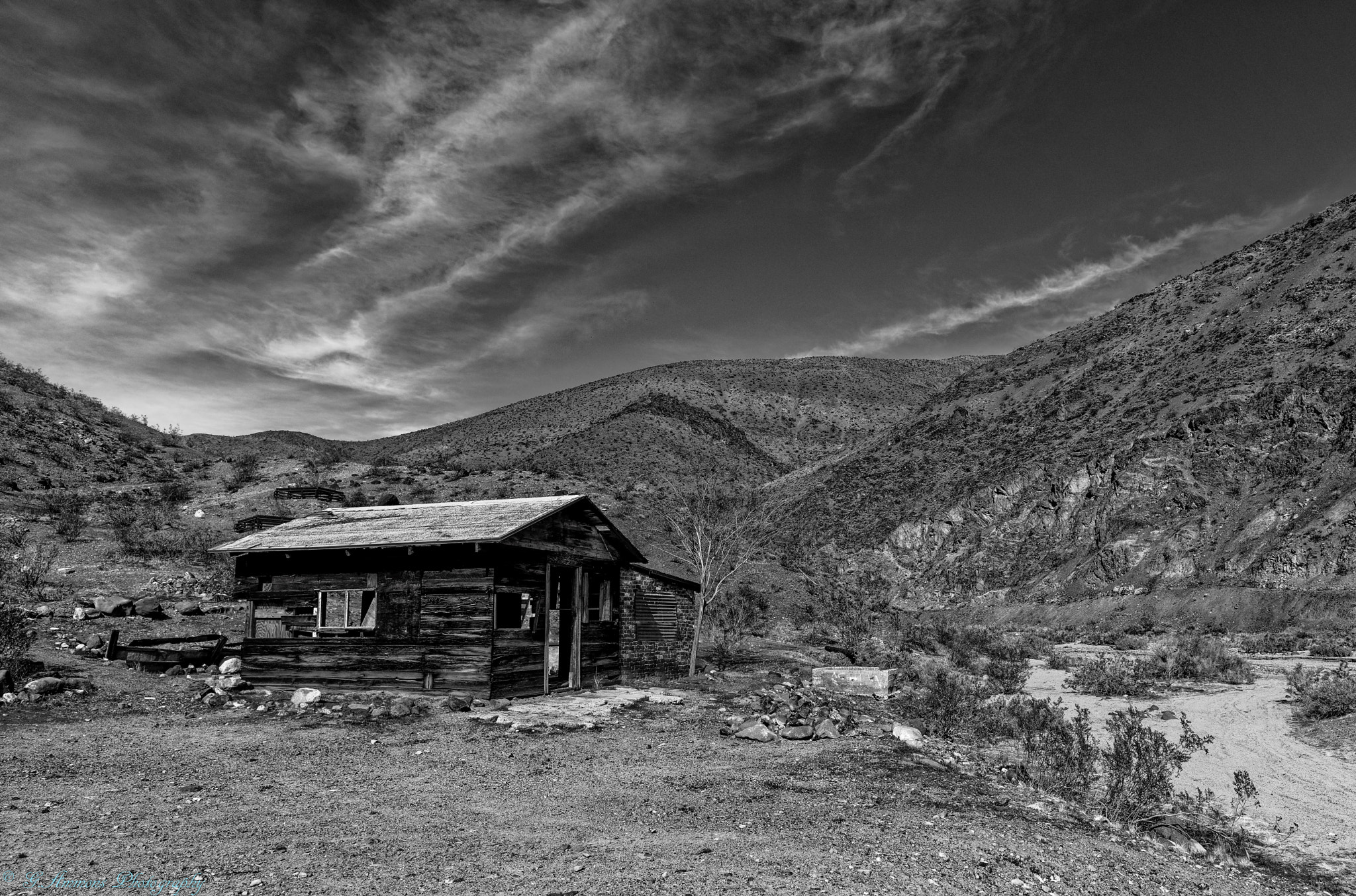 Nikon D810 + Nikon AF-S Nikkor 20mm F1.8G ED sample photo. Desert cabin photography