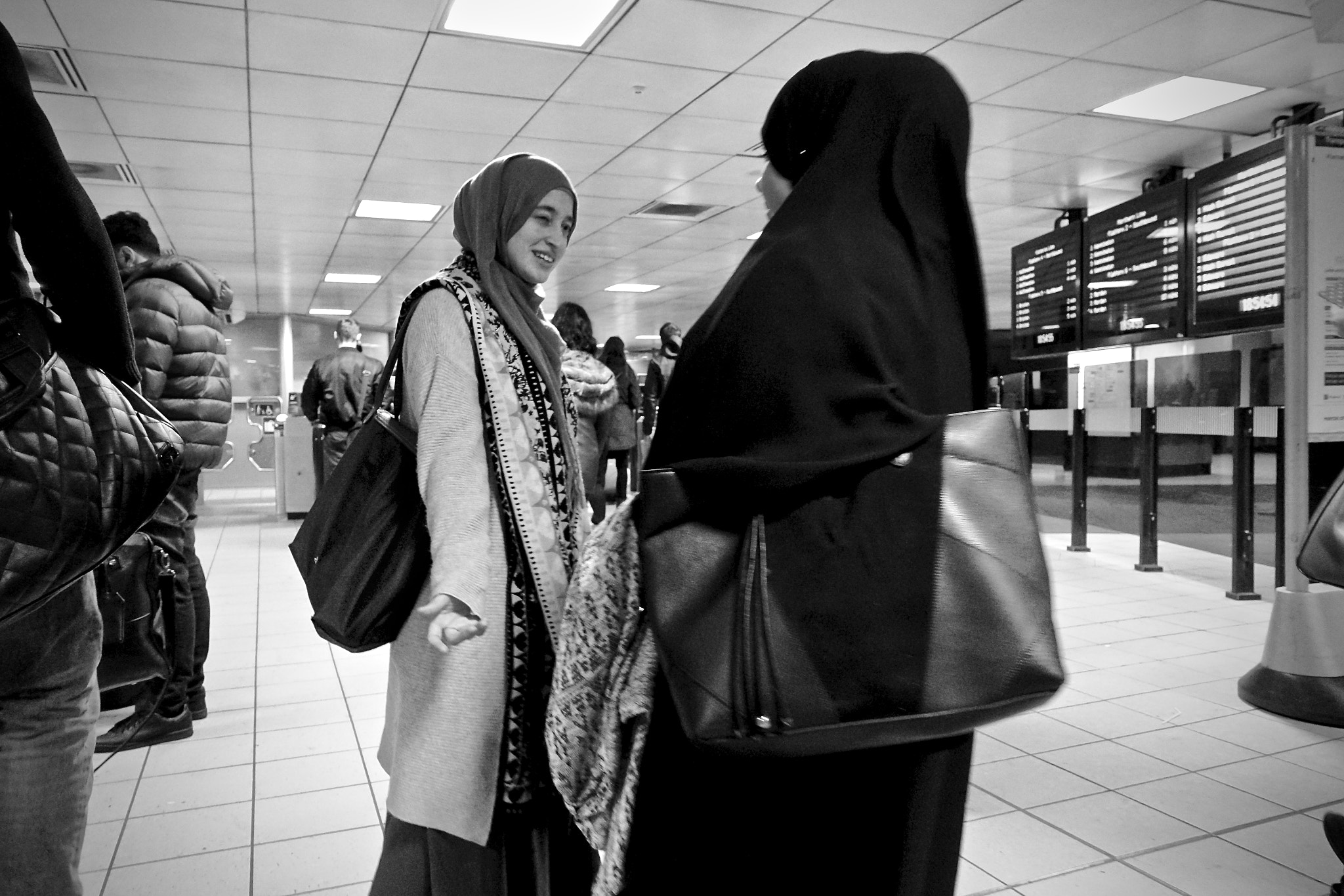 Sony Cyber-shot DSC-RX100 IV + Sony 24-70mm F1.8-2.8 sample photo. London underground, central london, uk. photography