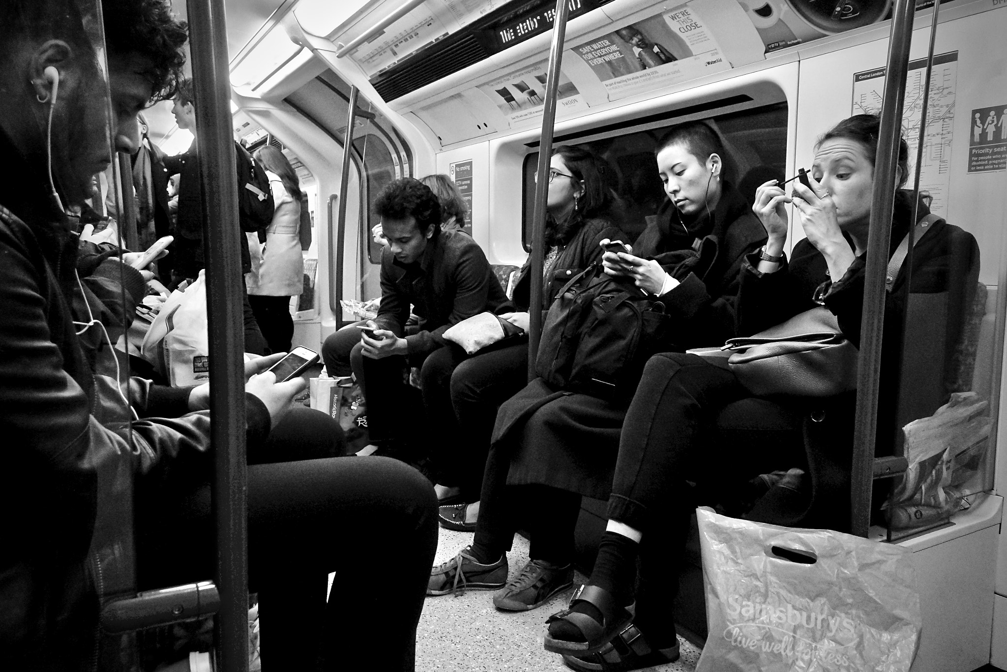 Sony Cyber-shot DSC-RX100 IV + Sony 24-70mm F1.8-2.8 sample photo. London underground, central london, uk. photography