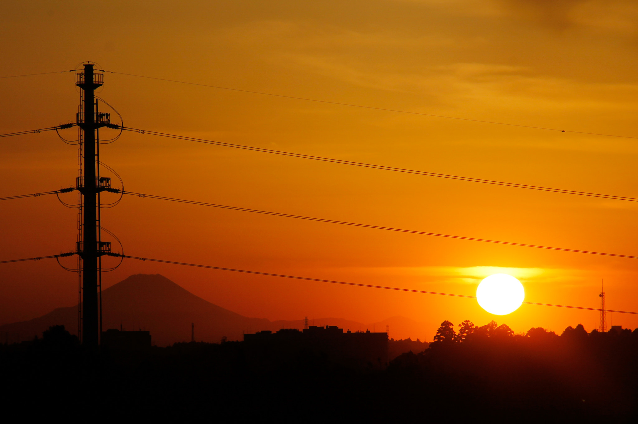 Canon EOS 1100D (EOS Rebel T3 / EOS Kiss X50) sample photo. Mt. fuji and the setting sun photography