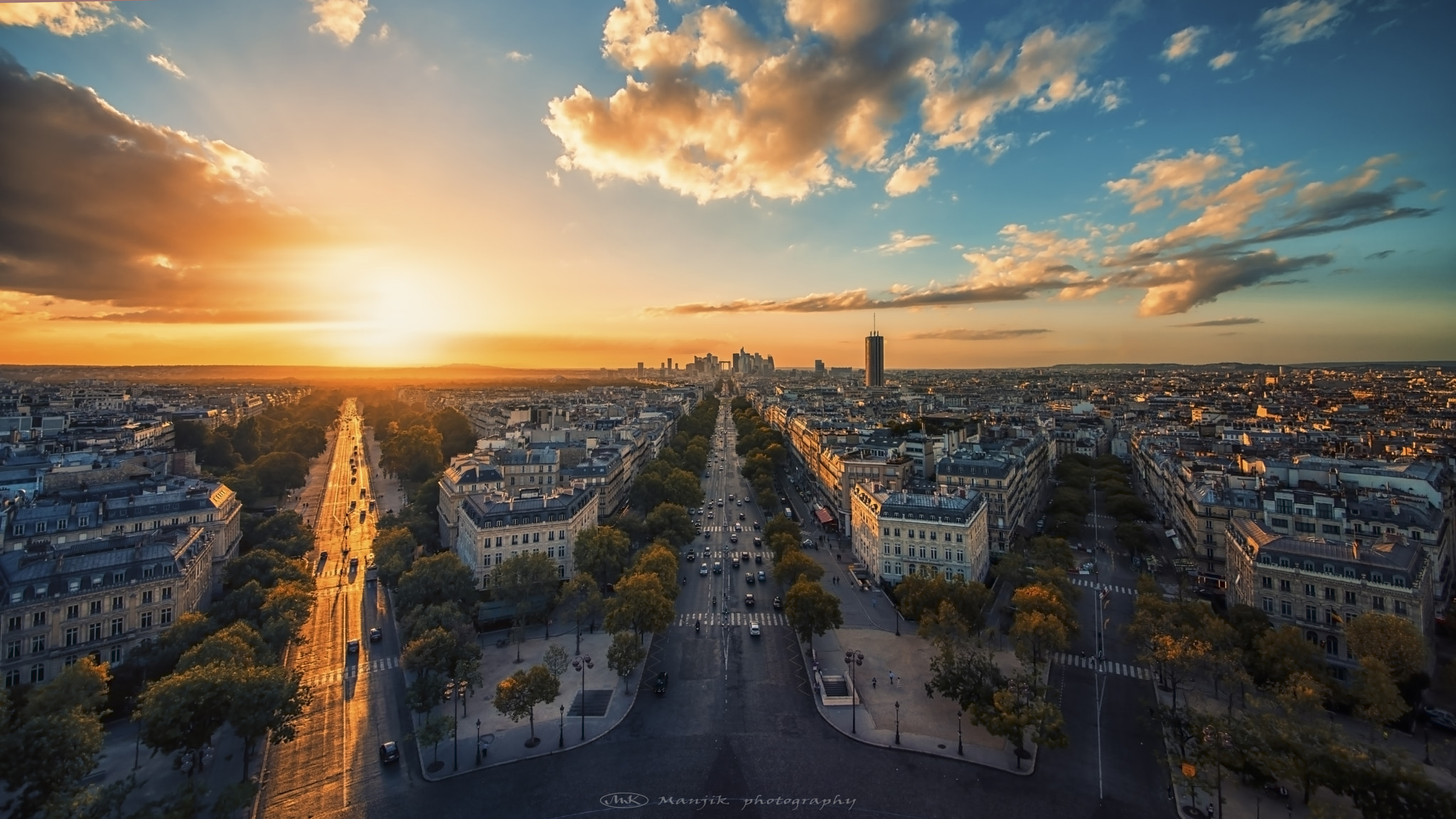 Sigma 12-24mm F4.5-5.6 II DG HSM sample photo. Golden hour in paris photography