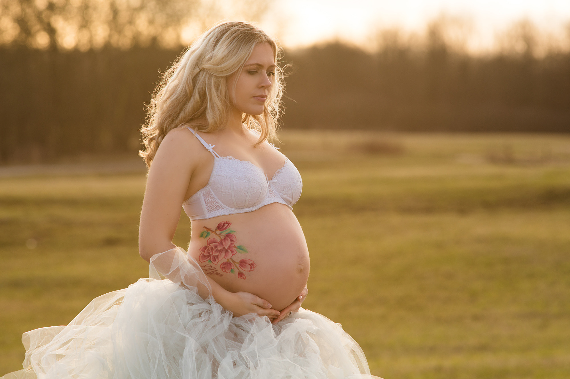 Canon EOS 5DS + Canon EF 300mm F4L IS USM sample photo. Pregnant photography