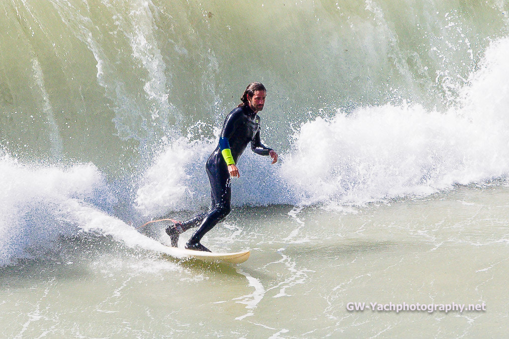 Olympus OM-D E-M5 II + Olympus M.Zuiko Digital ED 40-150mm F2.8 Pro sample photo. Surfing morning photography