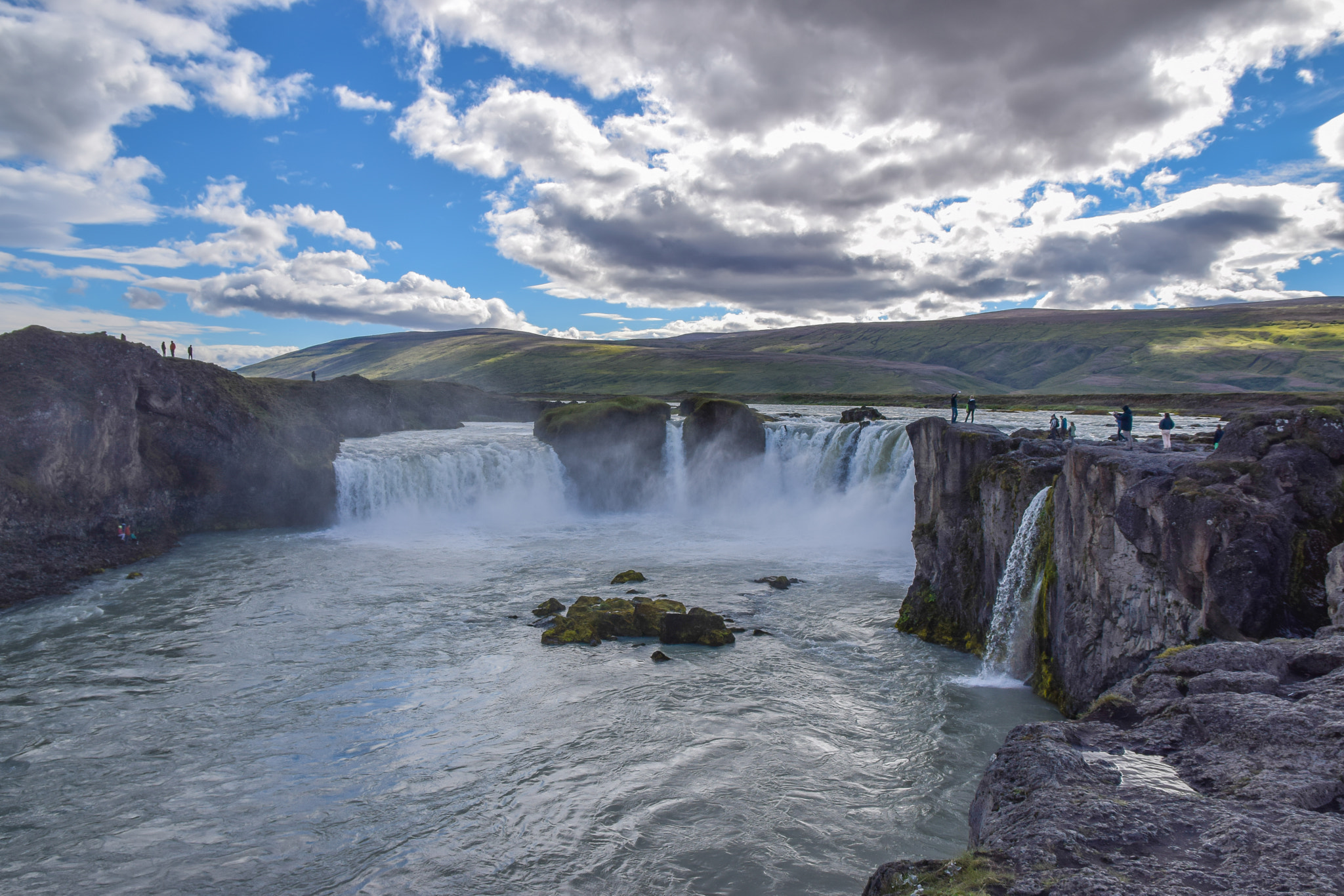 Nikon D5300 + Sigma 17-70mm F2.8-4 DC Macro OS HSM | C sample photo. Goðafoss photography