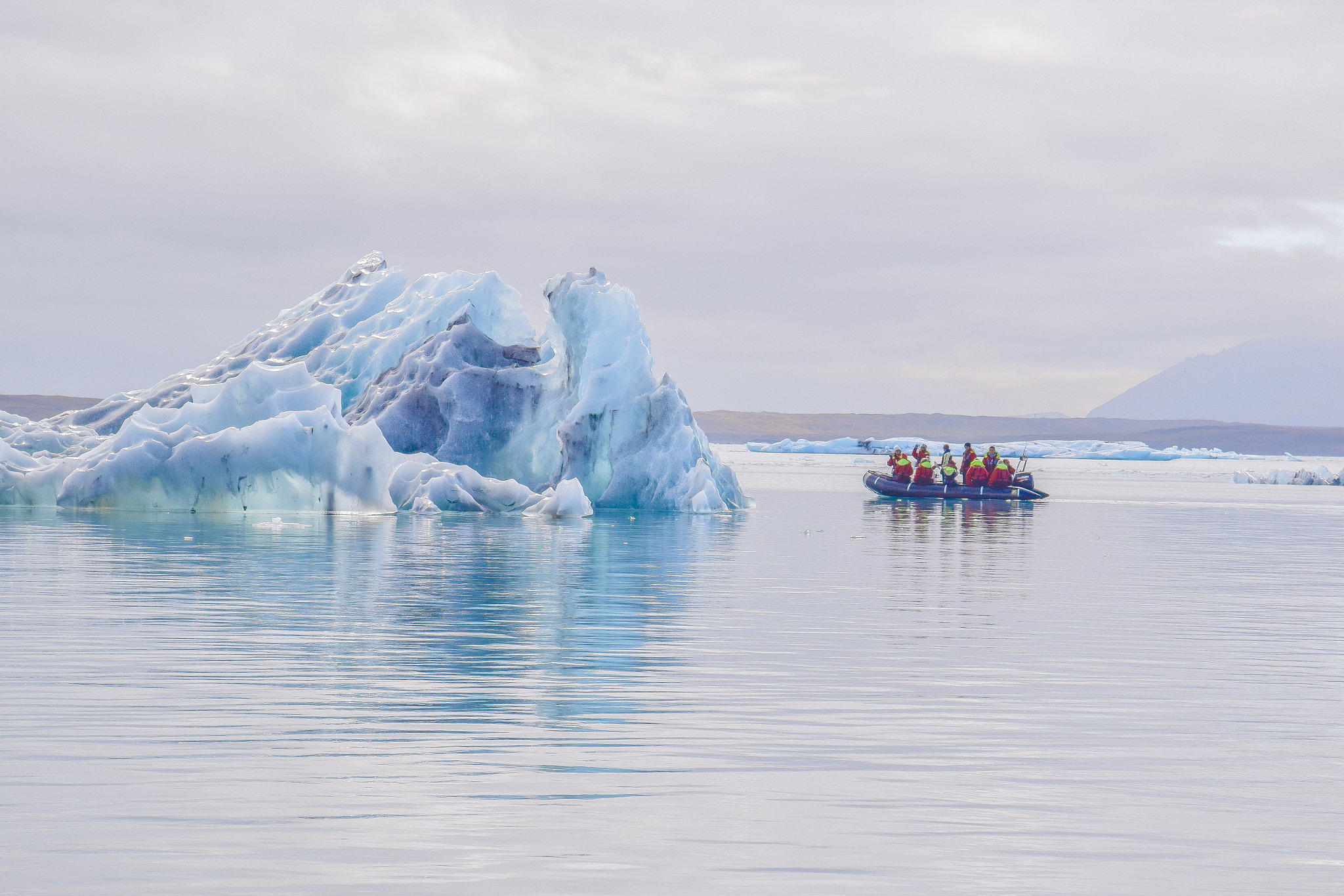 Nikon D5300 + Sigma 17-70mm F2.8-4 DC Macro OS HSM | C sample photo. Jökulsárlón lagoon photography