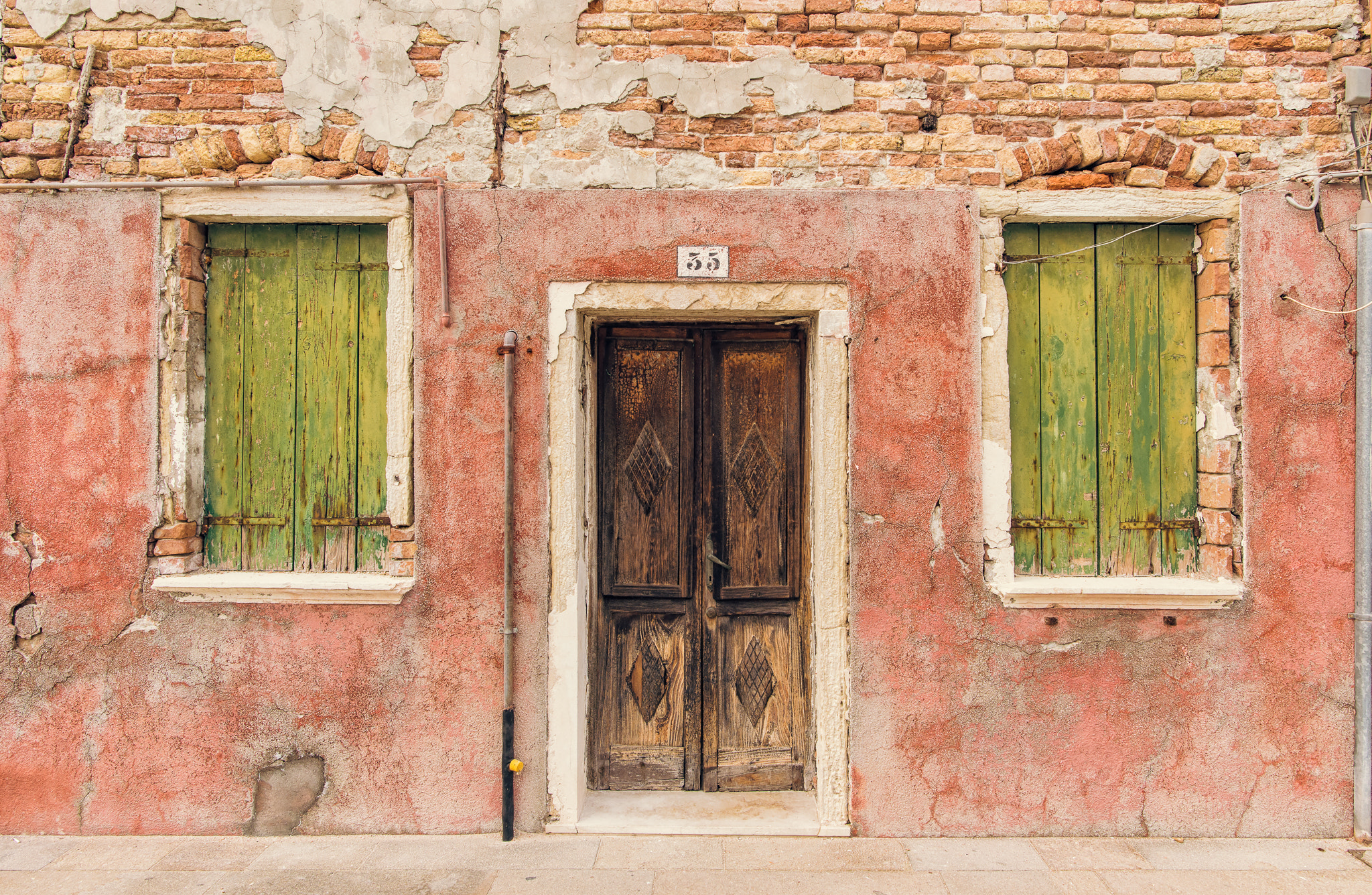 Nikon D610 + Nikon AF-S Nikkor 20mm F1.8G ED sample photo. Lovely house in burano island photography