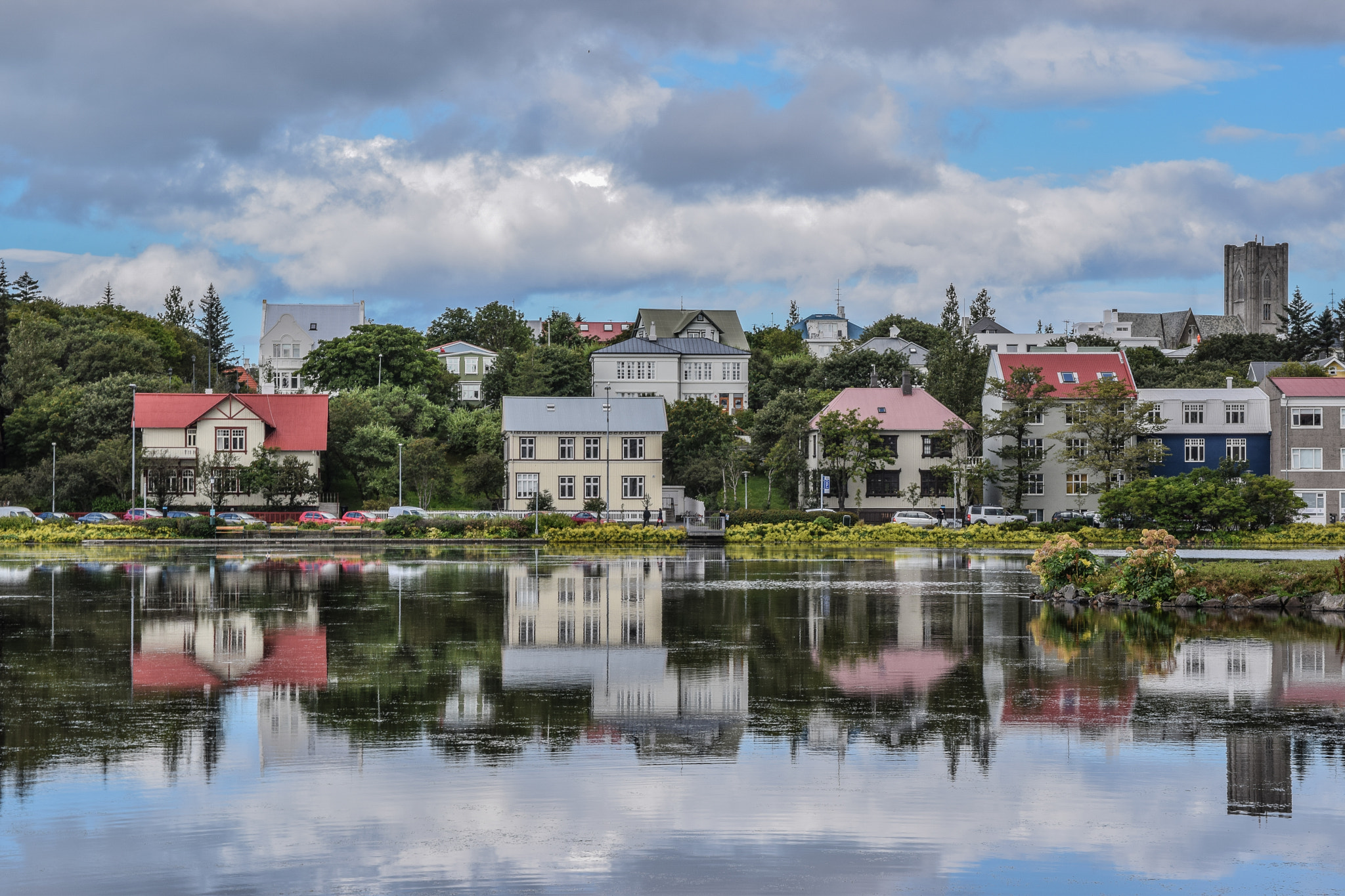 Nikon D5300 + Sigma 17-70mm F2.8-4 DC Macro OS HSM | C sample photo. Tjörnin lake photography