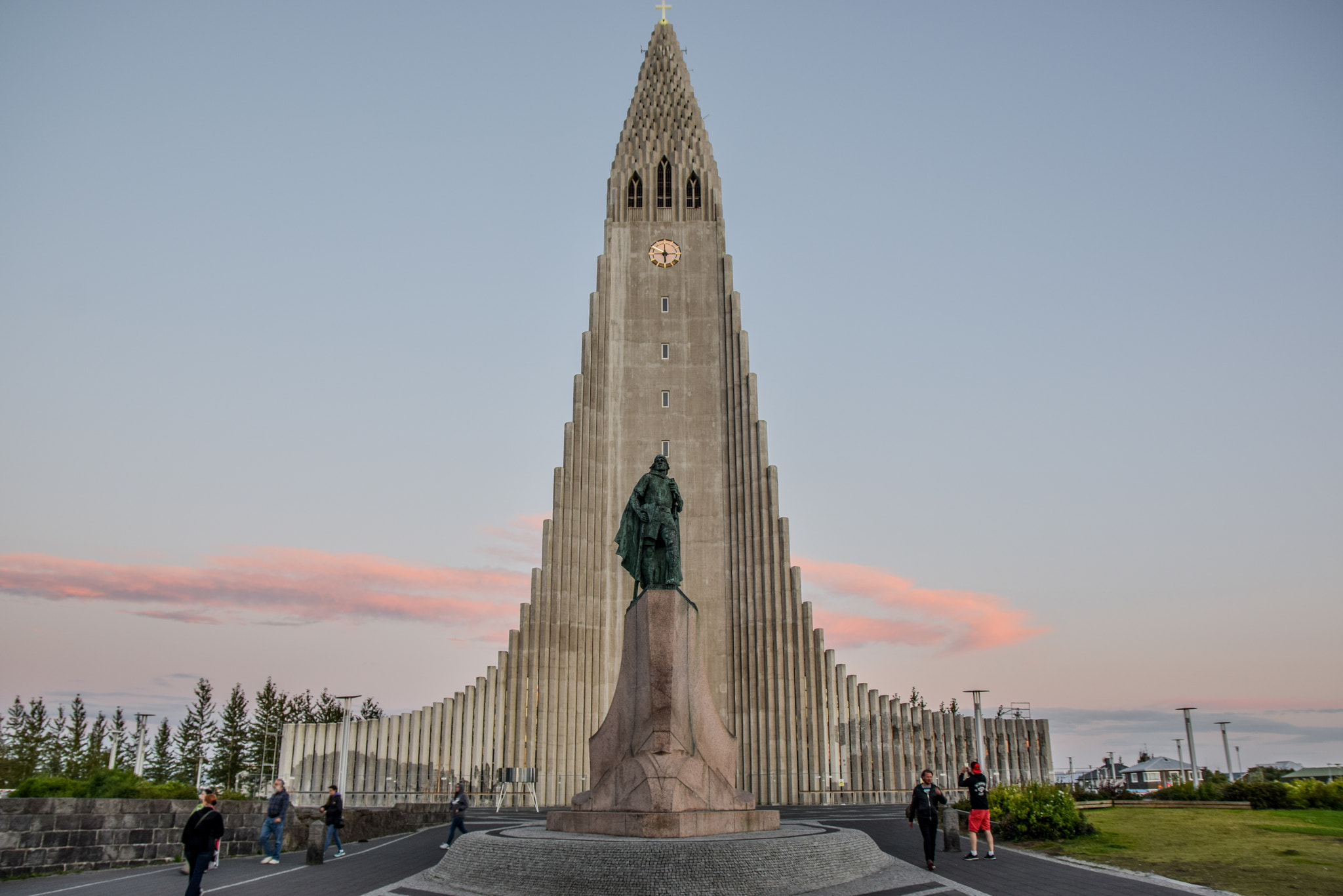 Nikon D5300 + Sigma 17-70mm F2.8-4 DC Macro OS HSM | C sample photo. Reykjavík cathedral photography